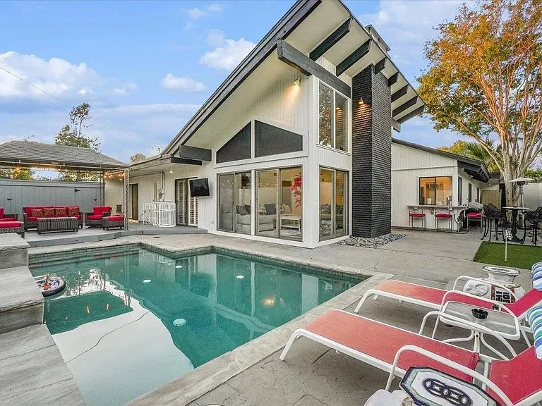 Single Family Residence For Rent in Dallas County , 612 W Northgate Drive, Irving, Texas 75062, 4 Bedroom, 3 Bathroom, 2 Garage spaces, 2,333 Sqft, built in 1970, mls#21384067, Real Estate Agent in Irving, Homes For Rent in Dallas county, Homes For Rent in Irving, Realtor in Irving Texas, Real Estate Brokerage Independent Realty Texas, Luminita Cordes Realtor