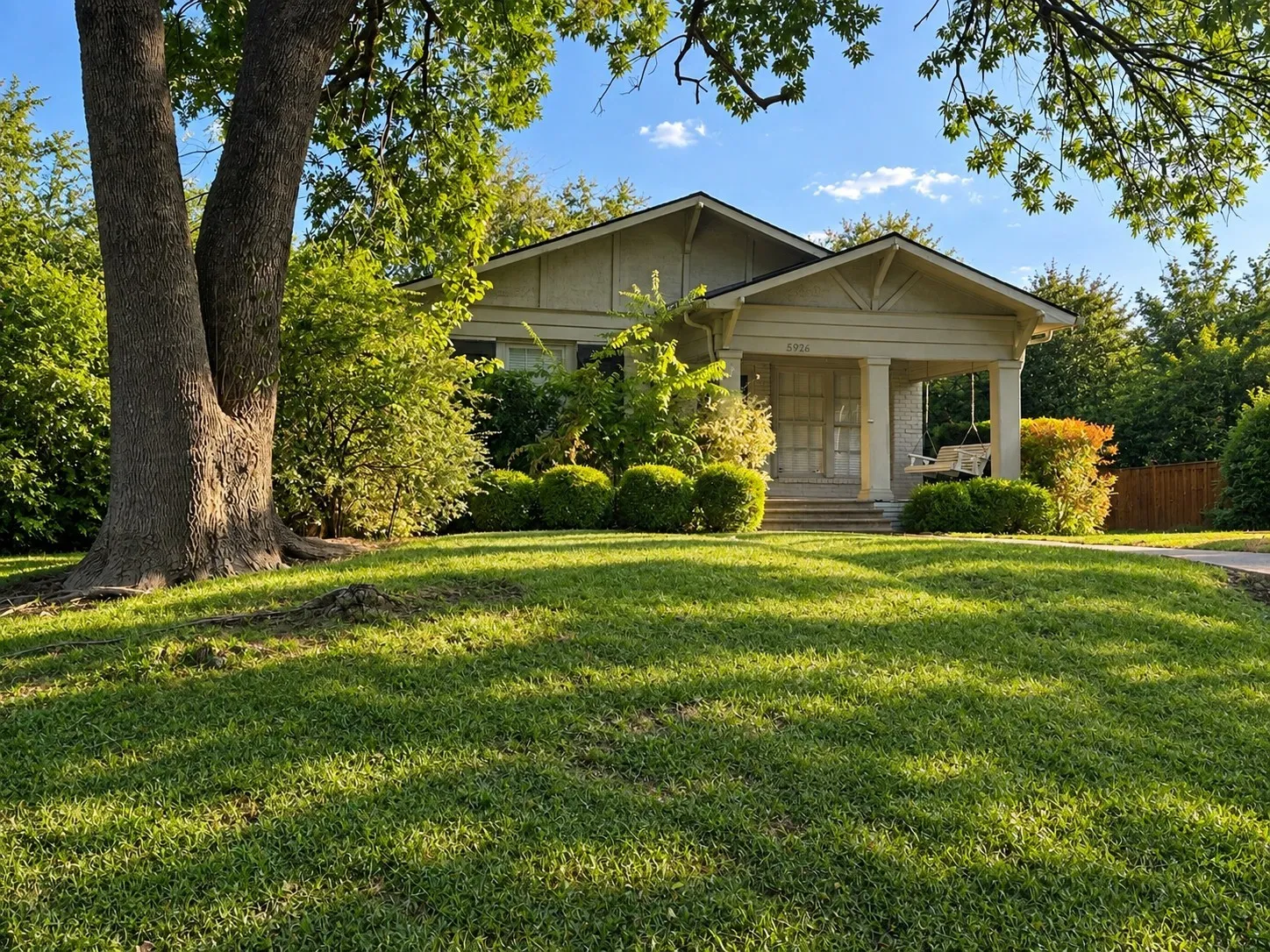 Single Family Residence For Sale in Dallas County , 5926 Belmont Avenue, Dallas, Texas 75206, 3 Bedroom, 2 Bathroom, Garage spaces, 1,804 Sqft, built in 1926, mls#21385540, Real Estate Agent in Dallas, Homes For Sale in Dallas county, Homes For Sale in Dallas, Realtor in Dallas Texas, Real Estate Brokerage Independent Realty Texas, Luminita Cordes Realtor