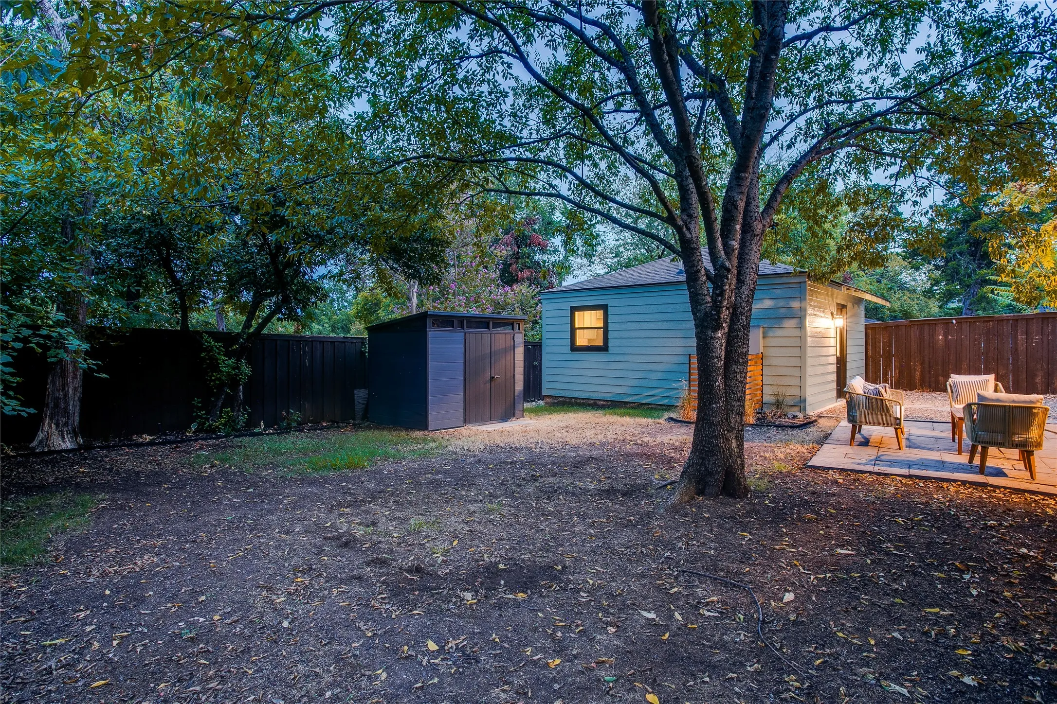 Single Family Residence For Sale in Dallas County , 920 Bison Trail, Dallas, Texas 75208, 3 Bedroom, 3 Bathroom, Garage spaces, 1,733 Sqft, built in 1950, mls#21384984, Real Estate Agent in Dallas, Homes For Sale in Dallas county, Homes For Sale in Dallas, Realtor in Dallas Texas, Real Estate Brokerage Independent Realty Texas, Luminita Cordes Realtor