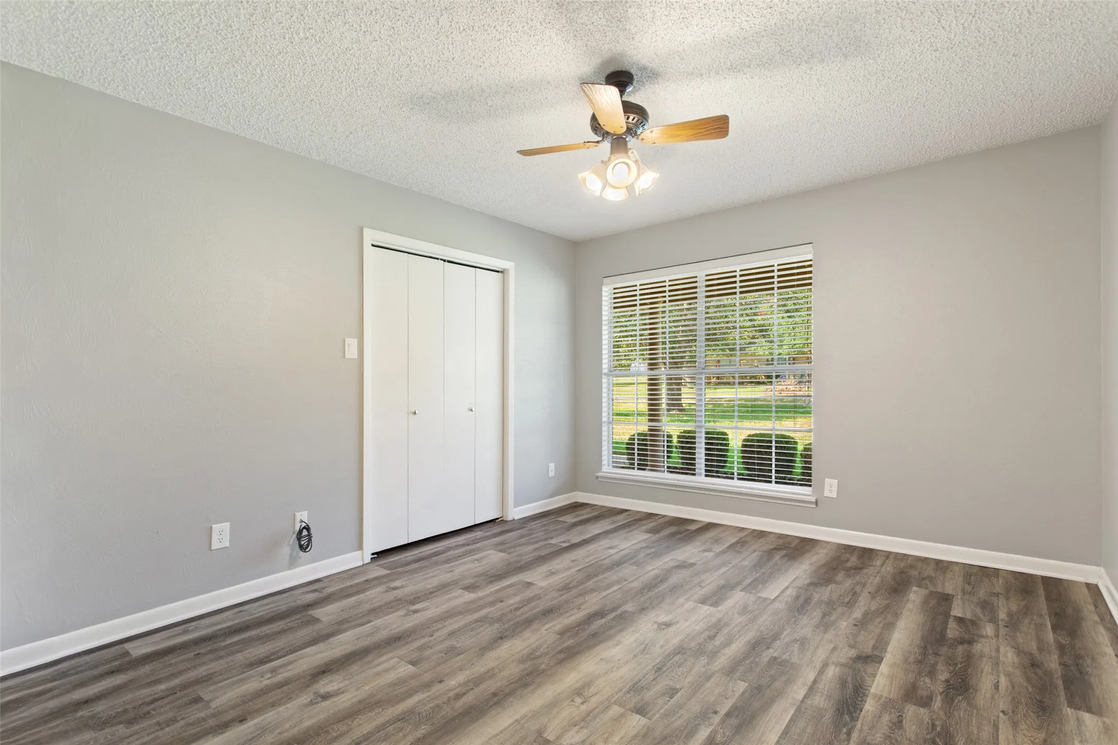 Single Family Residence For Sale in Henderson County , 416 Azalea Street, Chandler, Texas 75758, 3 Bedroom, 2 Bathroom, 2 Garage spaces, 1,866 Sqft, built in 1976, mls#21385855, Real Estate Agent in Chandler, Homes For Sale in Henderson county, Homes For Sale in Chandler, Realtor in Chandler Texas, Real Estate Brokerage Independent Realty Texas, Luminita Cordes Realtor