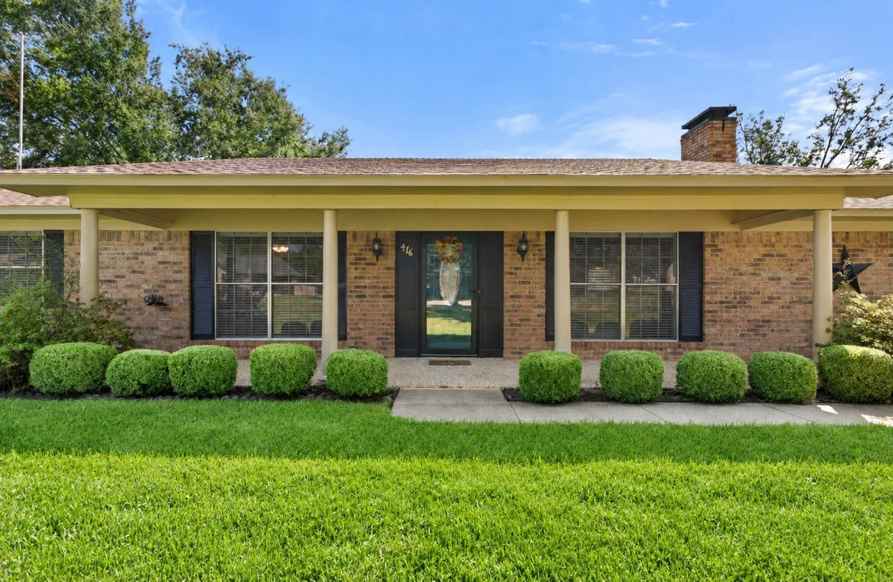 Single Family Residence For Sale in Henderson County , 416 Azalea Street, Chandler, Texas 75758, 3 Bedroom, 2 Bathroom, 2 Garage spaces, 1,866 Sqft, built in 1976, mls#21385855, Real Estate Agent in Chandler, Homes For Sale in Henderson county, Homes For Sale in Chandler, Realtor in Chandler Texas, Real Estate Brokerage Independent Realty Texas, Luminita Cordes Realtor