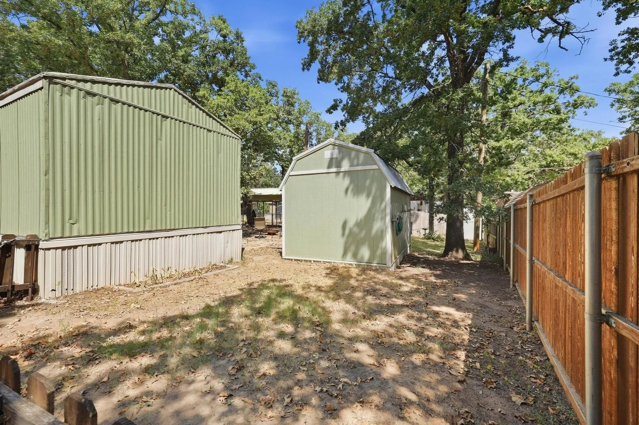 Mobile Home For Sale in Grayson County , 14 Bravo Road, Pottsboro, Texas 75076, 2 Bedroom, 1 Bathroom, Garage spaces, 784 Sqft, built in 1994, mls#21384306, Real Estate Agent in Pottsboro, Homes For Sale in Grayson county, Homes For Sale in Pottsboro, Realtor in Pottsboro Texas, Real Estate Brokerage Independent Realty Texas, Luminita Cordes Realtor