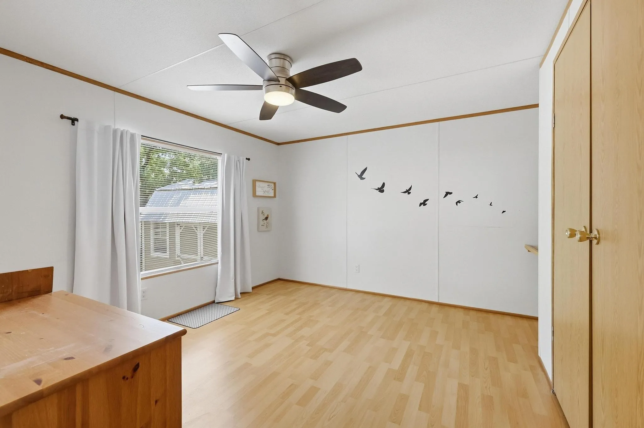 Mobile Home For Sale in Grayson County , 14 Bravo Road, Pottsboro, Texas 75076, 2 Bedroom, 1 Bathroom, Garage spaces, 784 Sqft, built in 1994, mls#21384306, Real Estate Agent in Pottsboro, Homes For Sale in Grayson county, Homes For Sale in Pottsboro, Realtor in Pottsboro Texas, Real Estate Brokerage Independent Realty Texas, Luminita Cordes Realtor