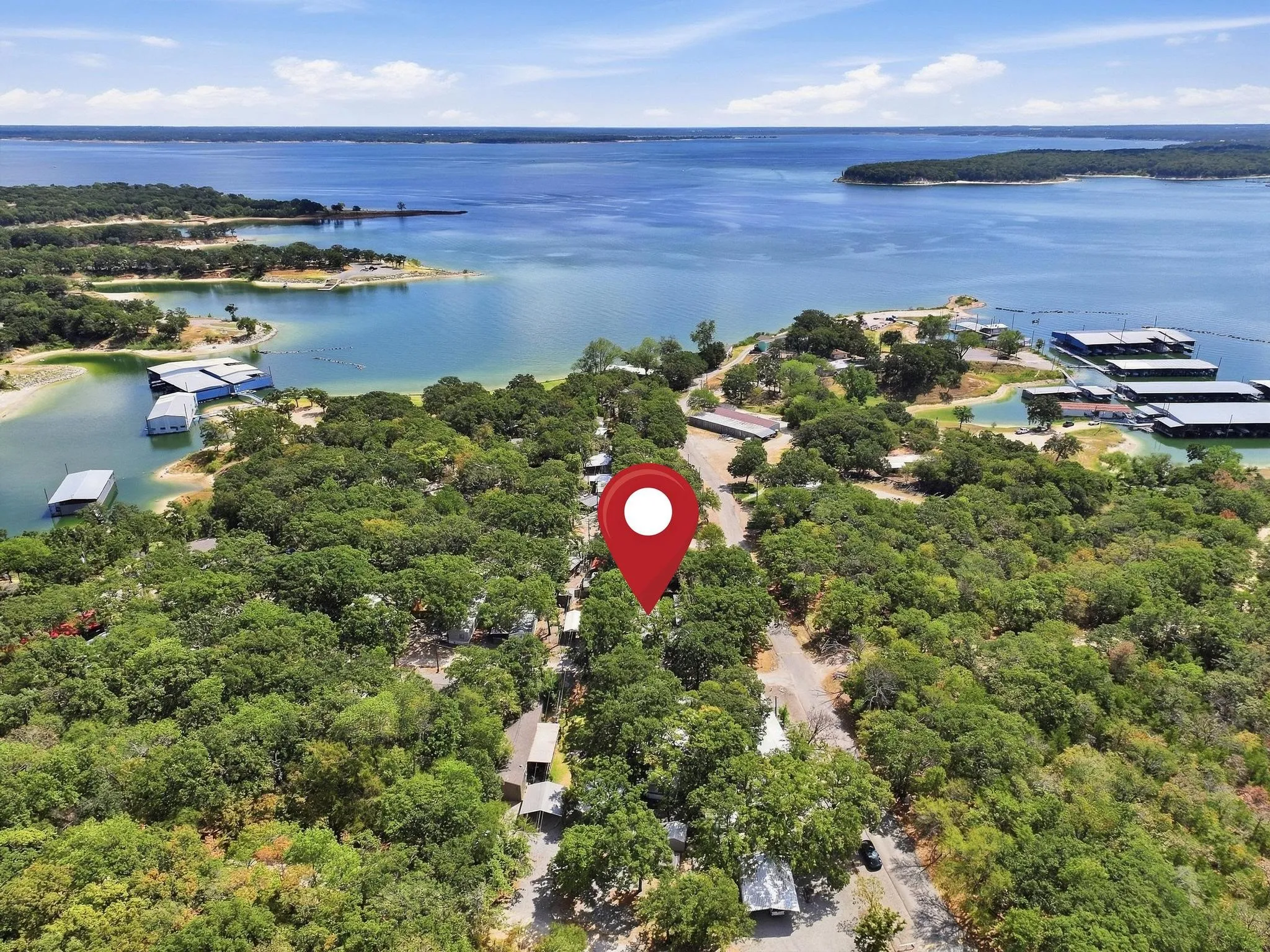 Mobile Home For Sale in Grayson County , 14 Bravo Road, Pottsboro, Texas 75076, 2 Bedroom, 1 Bathroom, Garage spaces, 784 Sqft, built in 1994, mls#21384306, Real Estate Agent in Pottsboro, Homes For Sale in Grayson county, Homes For Sale in Pottsboro, Realtor in Pottsboro Texas, Real Estate Brokerage Independent Realty Texas, Luminita Cordes Realtor