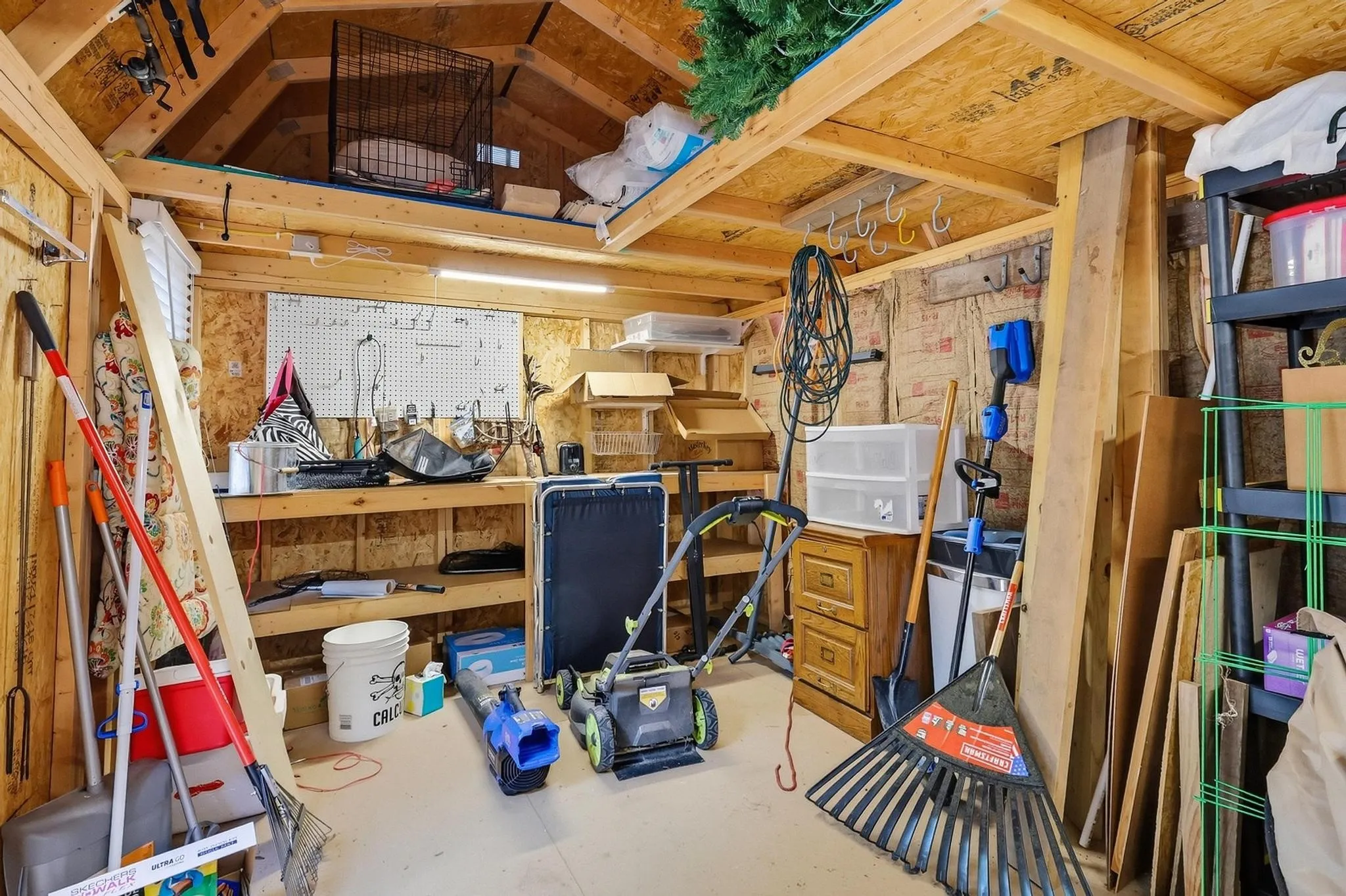 Mobile Home For Sale in Grayson County , 14 Bravo Road, Pottsboro, Texas 75076, 2 Bedroom, 1 Bathroom, Garage spaces, 784 Sqft, built in 1994, mls#21384306, Real Estate Agent in Pottsboro, Homes For Sale in Grayson county, Homes For Sale in Pottsboro, Realtor in Pottsboro Texas, Real Estate Brokerage Independent Realty Texas, Luminita Cordes Realtor
