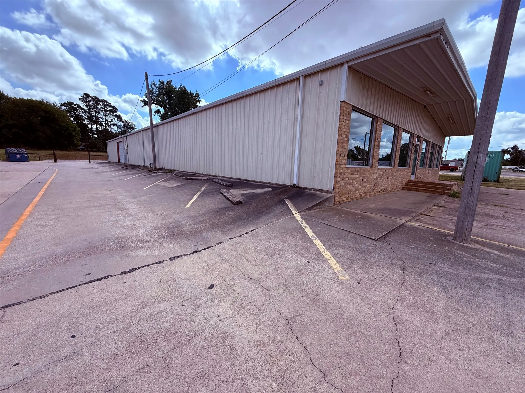 Business For Sale in Wood County , 622 W Broadway Street, Winnsboro, Texas 75494, 0, 0, Garage spaces, 0 Sqft, built in 0, mls#21385865, Real Estate Agent in Winnsboro, Homes For Sale in Wood county, Homes For Sale in Winnsboro, Realtor in Winnsboro Texas, Real Estate Brokerage Independent Realty Texas, Luminita Cordes Realtor