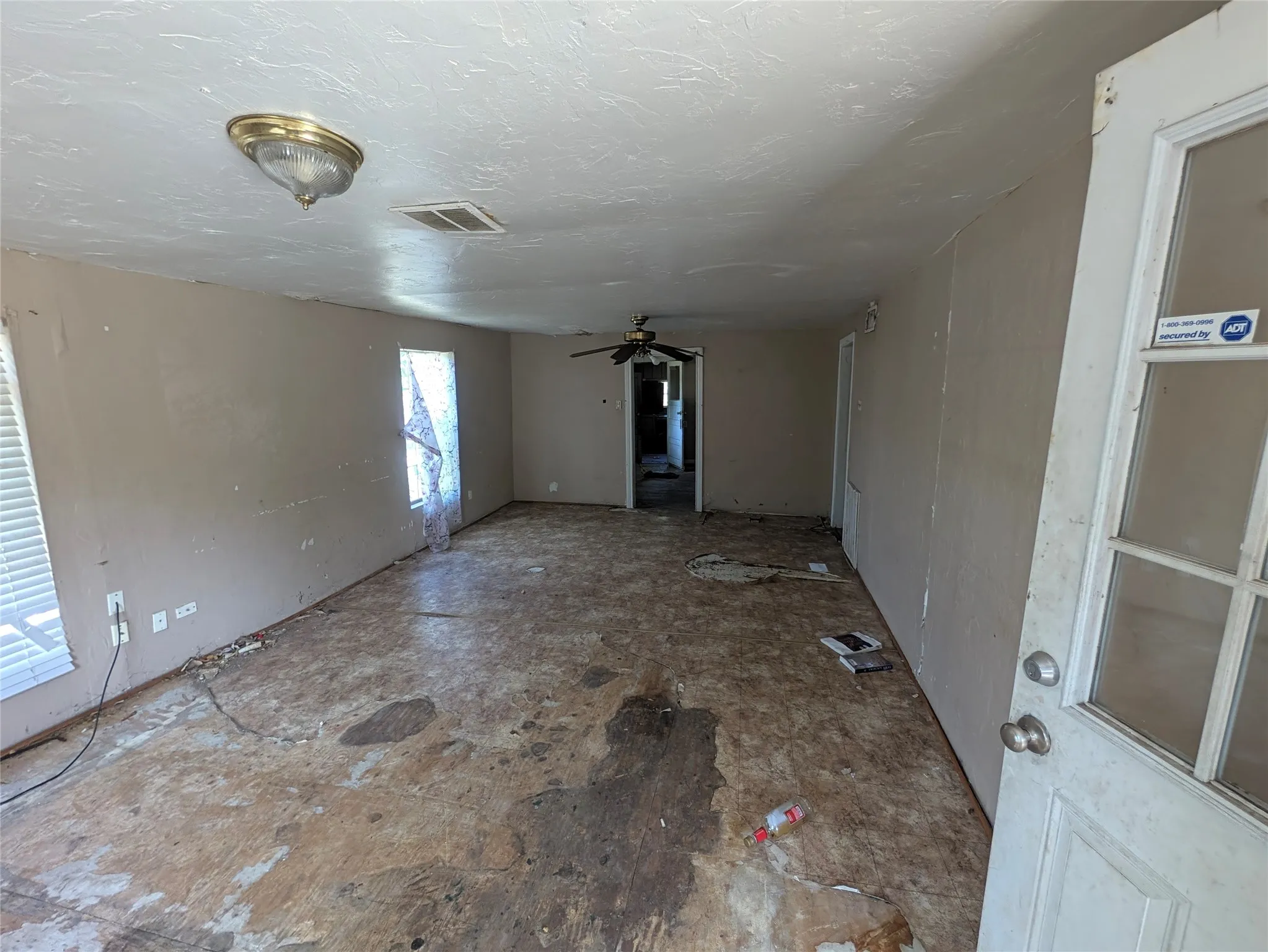 Single Family Residence For Sale in Mc Lennan County , 1308 S 26th Street, Waco, Texas 76706, 3 Bedroom, 1 Bathroom, Garage spaces, 1,160 Sqft, built in 1949, mls#21385866, Real Estate Agent in Waco, Homes For Sale in Mc Lennan county, Homes For Sale in Waco, Realtor in Waco Texas, Real Estate Brokerage Independent Realty Texas, Luminita Cordes Realtor