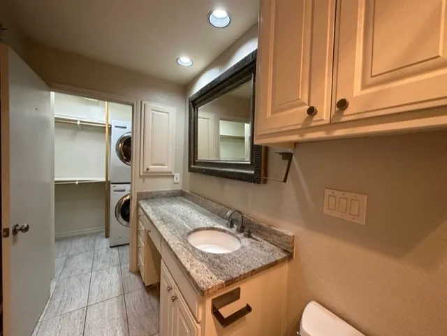 4909 #C - UPSTAIRS