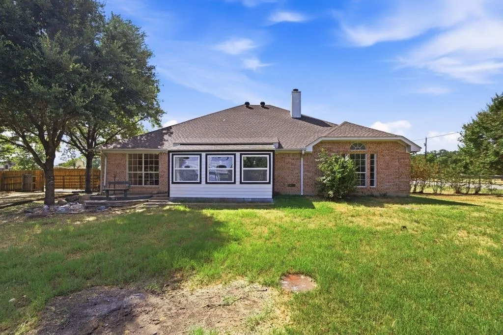 Single Family Residence For Sale in Tarrant County , 7501 Cains Meadow Court, Burleson, Texas 76028, 5 Bedroom, 3 Bathroom, 3 Garage spaces, 2,576 Sqft, built in 1996, mls#21385717, Real Estate Agent in Burleson, Homes For Sale in Tarrant county, Homes For Sale in Burleson, Realtor in Burleson Texas, Real Estate Brokerage Independent Realty Texas, Luminita Cordes Realtor