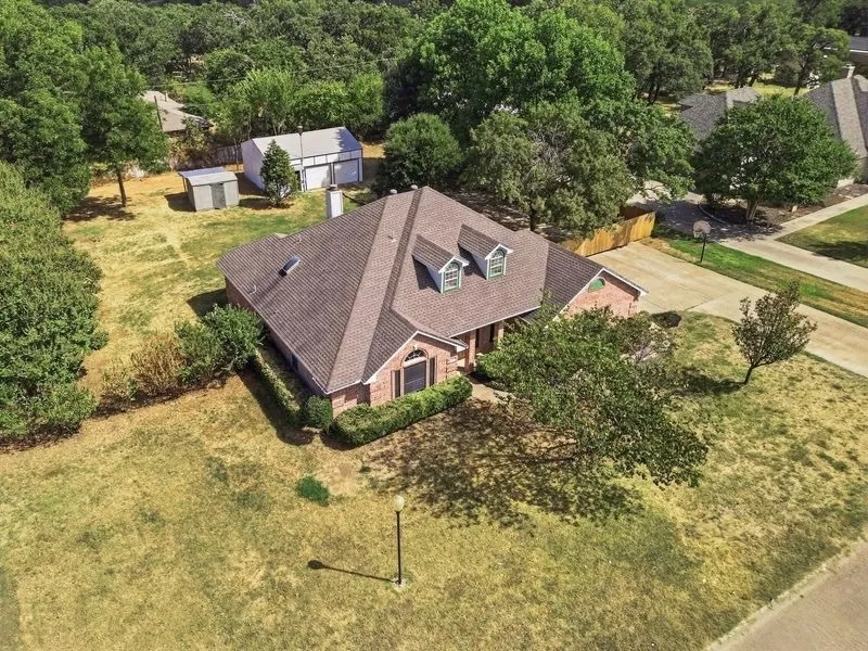 Single Family Residence For Sale in Tarrant County , 7501 Cains Meadow Court, Burleson, Texas 76028, 5 Bedroom, 3 Bathroom, 3 Garage spaces, 2,576 Sqft, built in 1996, mls#21385717, Real Estate Agent in Burleson, Homes For Sale in Tarrant county, Homes For Sale in Burleson, Realtor in Burleson Texas, Real Estate Brokerage Independent Realty Texas, Luminita Cordes Realtor