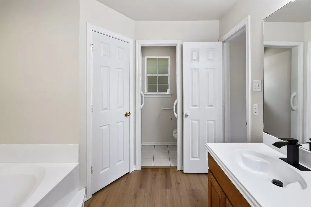 Single Family Residence For Sale in Tarrant County , 7501 Cains Meadow Court, Burleson, Texas 76028, 5 Bedroom, 3 Bathroom, 3 Garage spaces, 2,576 Sqft, built in 1996, mls#21385717, Real Estate Agent in Burleson, Homes For Sale in Tarrant county, Homes For Sale in Burleson, Realtor in Burleson Texas, Real Estate Brokerage Independent Realty Texas, Luminita Cordes Realtor
