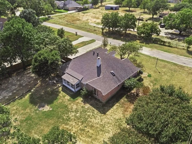 Single Family Residence For Sale in Tarrant County , 7501 Cains Meadow Court, Burleson, Texas 76028, 5 Bedroom, 3 Bathroom, 3 Garage spaces, 2,576 Sqft, built in 1996, mls#21385717, Real Estate Agent in Burleson, Homes For Sale in Tarrant county, Homes For Sale in Burleson, Realtor in Burleson Texas, Real Estate Brokerage Independent Realty Texas, Luminita Cordes Realtor