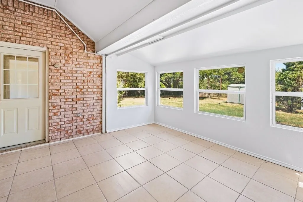 Single Family Residence For Sale in Tarrant County , 7501 Cains Meadow Court, Burleson, Texas 76028, 5 Bedroom, 3 Bathroom, 3 Garage spaces, 2,576 Sqft, built in 1996, mls#21385717, Real Estate Agent in Burleson, Homes For Sale in Tarrant county, Homes For Sale in Burleson, Realtor in Burleson Texas, Real Estate Brokerage Independent Realty Texas, Luminita Cordes Realtor