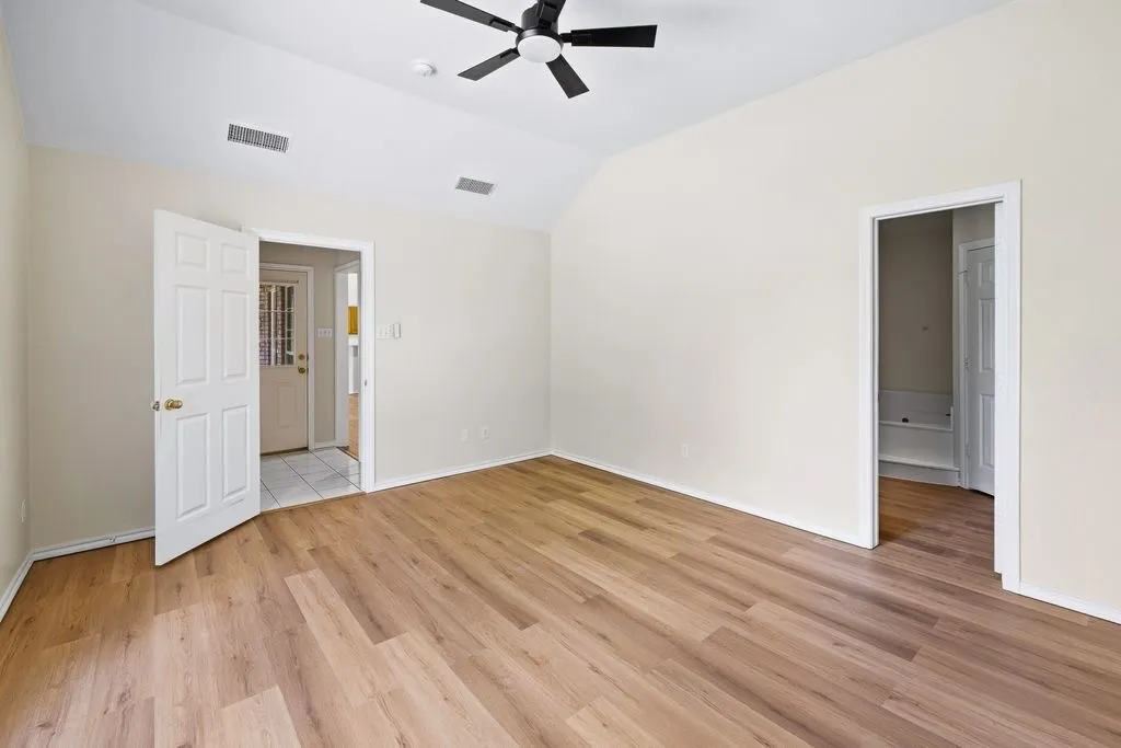 Single Family Residence For Sale in Tarrant County , 7501 Cains Meadow Court, Burleson, Texas 76028, 5 Bedroom, 3 Bathroom, 3 Garage spaces, 2,576 Sqft, built in 1996, mls#21385717, Real Estate Agent in Burleson, Homes For Sale in Tarrant county, Homes For Sale in Burleson, Realtor in Burleson Texas, Real Estate Brokerage Independent Realty Texas, Luminita Cordes Realtor