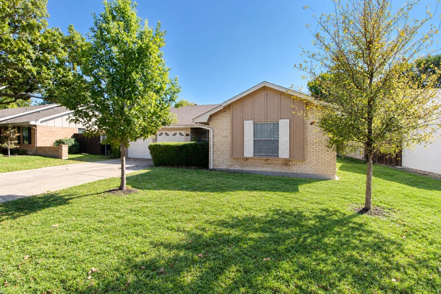Single Family Residence For Sale in Dallas County , 8630 Hackney Lane, Dallas, Texas 75238, 3 Bedroom, 2 Bathroom, 2 Garage spaces, 1,255 Sqft, built in 1960, mls#21385735, Real Estate Agent in Dallas, Homes For Sale in Dallas county, Homes For Sale in Dallas, Realtor in Dallas Texas, Real Estate Brokerage Independent Realty Texas, Luminita Cordes Realtor