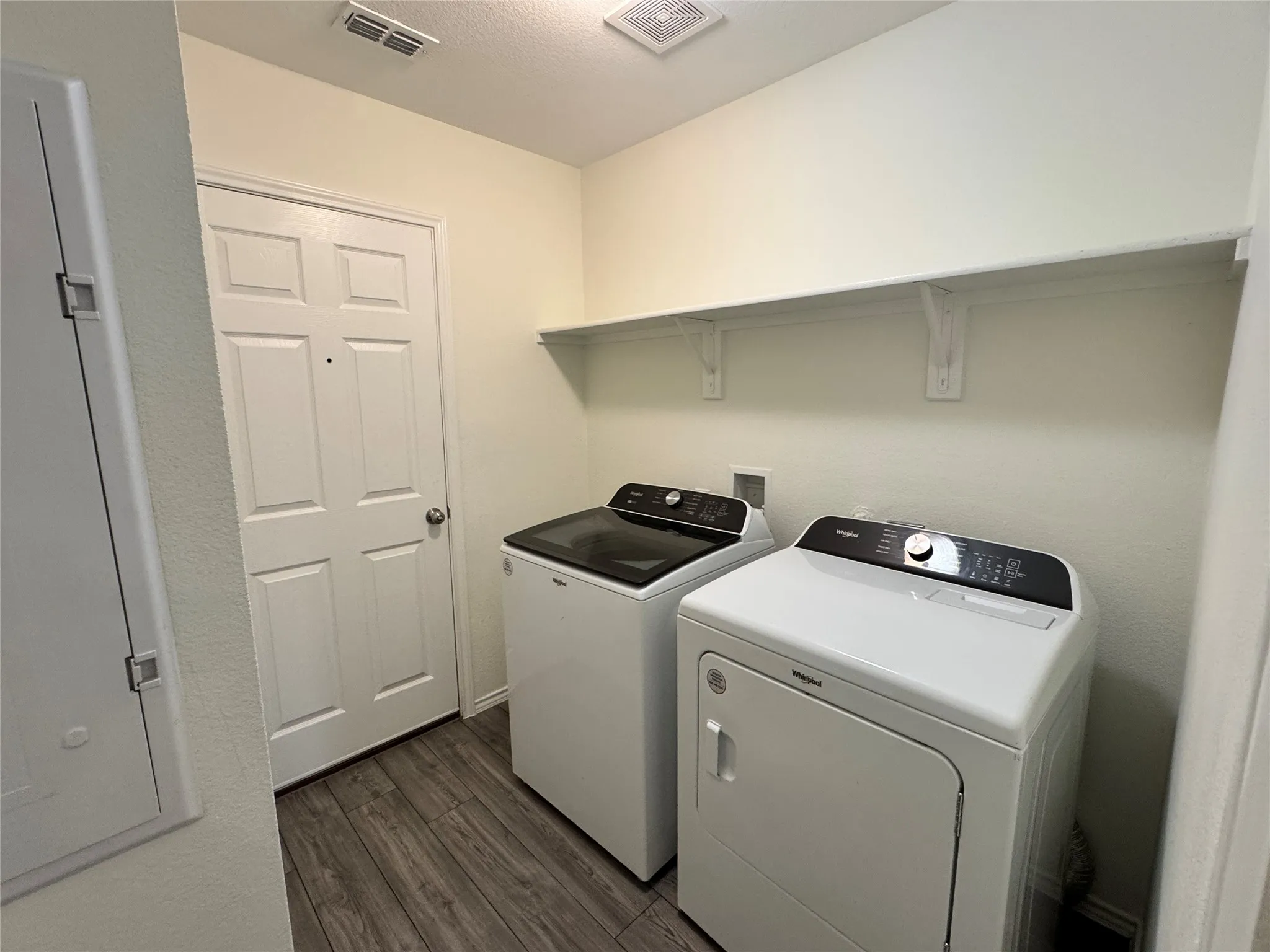 Single Family Residence For Rent in Kaufman County , 1204 Autumn Mist Lane, Forney, Texas 75126, 3 Bedroom, 2 Bathroom, 2 Garage spaces, 1,525 Sqft, built in 2022, mls#21384461, Real Estate Agent in Forney, Homes For Rent in Kaufman county, Homes For Rent in Forney, Realtor in Forney Texas, Real Estate Brokerage Independent Realty Texas, Luminita Cordes Realtor