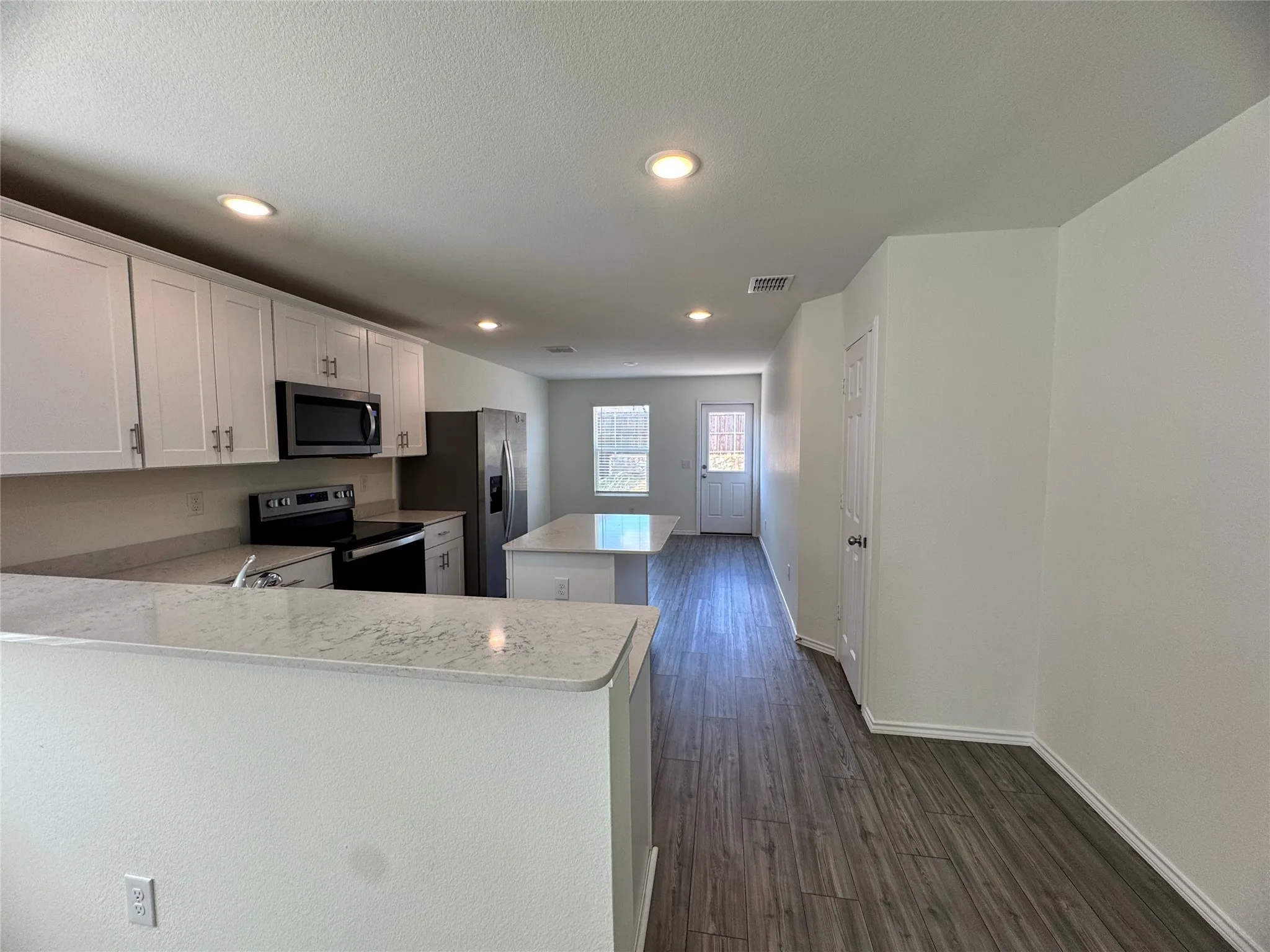 Single Family Residence For Rent in Kaufman County , 1204 Autumn Mist Lane, Forney, Texas 75126, 3 Bedroom, 2 Bathroom, 2 Garage spaces, 1,525 Sqft, built in 2022, mls#21384461, Real Estate Agent in Forney, Homes For Rent in Kaufman county, Homes For Rent in Forney, Realtor in Forney Texas, Real Estate Brokerage Independent Realty Texas, Luminita Cordes Realtor