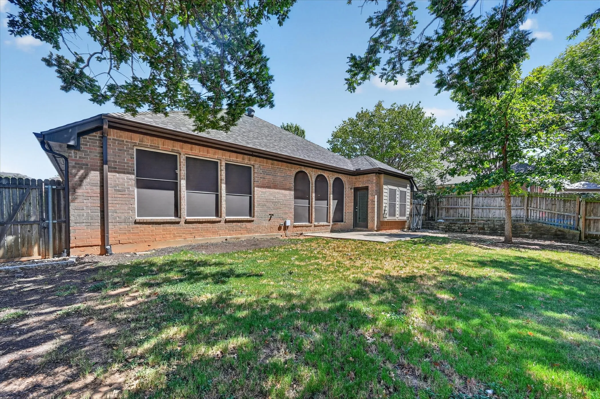 Single Family Residence For Sale in Denton County , 2720 Windstone Way, Corinth, Texas 76210, 3 Bedroom, 2 Bathroom, 2 Garage spaces, 1,887 Sqft, built in 1999, mls#21385884, Real Estate Agent in Corinth, Homes For Sale in Denton county, Homes For Sale in Corinth, Realtor in Corinth Texas, Real Estate Brokerage Independent Realty Texas, Luminita Cordes Realtor