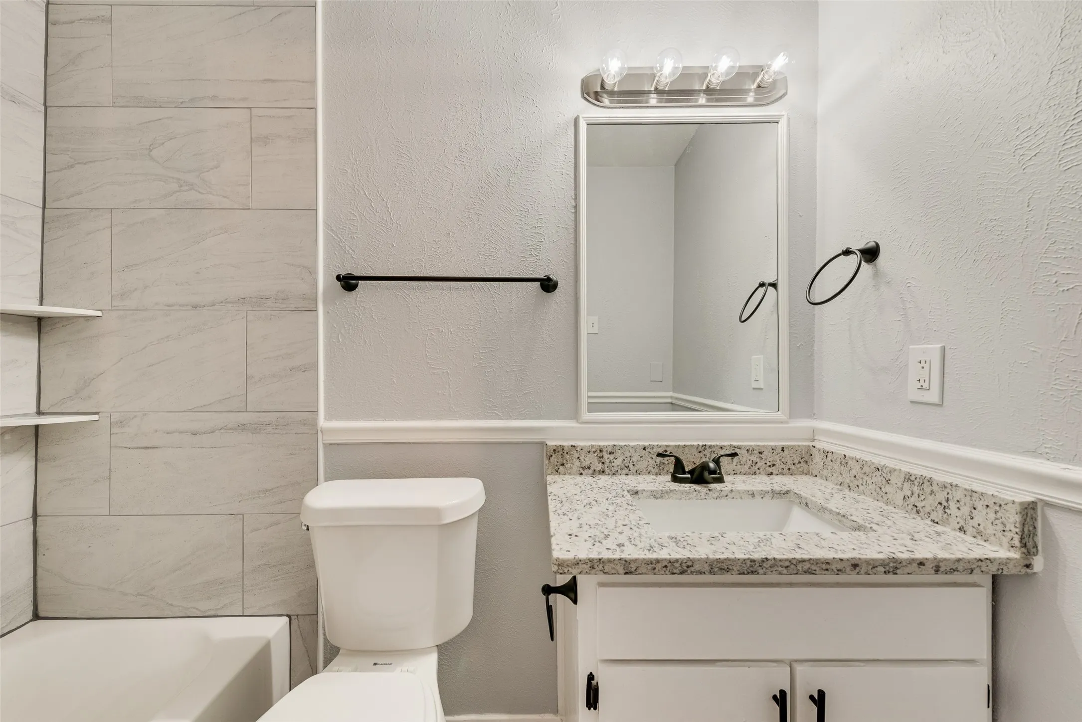 Townhouse For Sale in Dallas County , 264 Rolling Hills Place, Lancaster, Texas 75146, 3 Bedroom, 3 Bathroom, 2 Garage spaces, 1,369 Sqft, built in 1973, mls#21385825, Real Estate Agent in Lancaster, Homes For Sale in Dallas county, Homes For Sale in Lancaster, Realtor in Lancaster Texas, Real Estate Brokerage Independent Realty Texas, Luminita Cordes Realtor