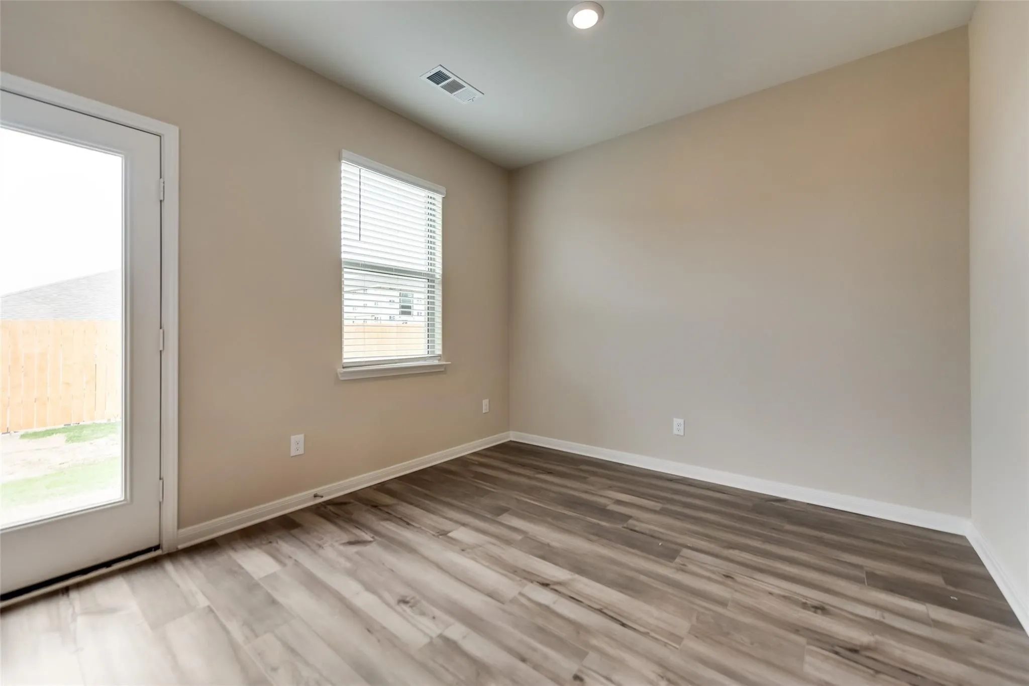 Single Family Residence For Rent in Collin County , 291 Wandering Stream Way, Princeton, Texas 75407, 4 Bedroom, 2 Bathroom, 2 Garage spaces, 1,803 Sqft, built in 2020, mls#21385836, Real Estate Agent in Princeton, Homes For Rent in Collin county, Homes For Rent in Princeton, Realtor in Princeton Texas, Real Estate Brokerage Independent Realty Texas, Luminita Cordes Realtor