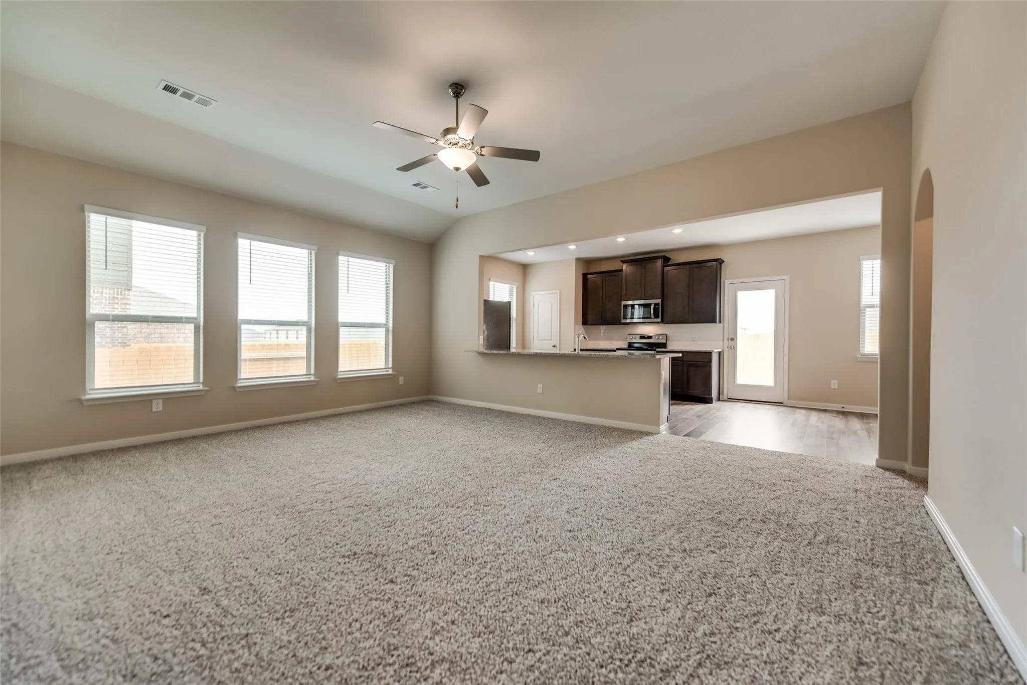 Single Family Residence For Rent in Collin County , 291 Wandering Stream Way, Princeton, Texas 75407, 4 Bedroom, 2 Bathroom, 2 Garage spaces, 1,803 Sqft, built in 2020, mls#21385836, Real Estate Agent in Princeton, Homes For Rent in Collin county, Homes For Rent in Princeton, Realtor in Princeton Texas, Real Estate Brokerage Independent Realty Texas, Luminita Cordes Realtor