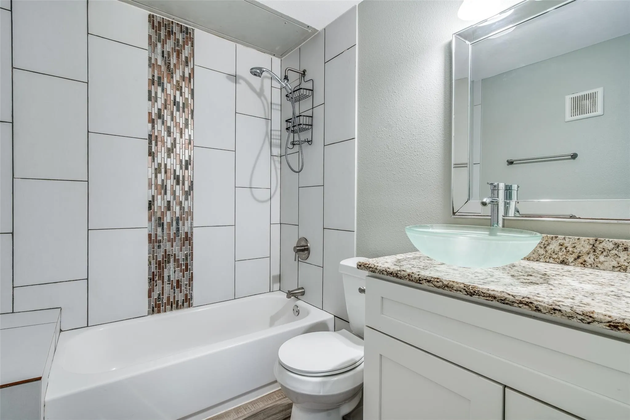 Condominium For Sale in Rockwall County , 458 Yacht Club Drive C, Rockwall, Texas 75032, 2 Bedroom, 2 Bathroom, Garage spaces, 1,816 Sqft, built in 1990, mls#21385857, Real Estate Agent in Rockwall, Homes For Sale in Rockwall county, Homes For Sale in Rockwall, Realtor in Rockwall Texas, Real Estate Brokerage Independent Realty Texas, Luminita Cordes Realtor