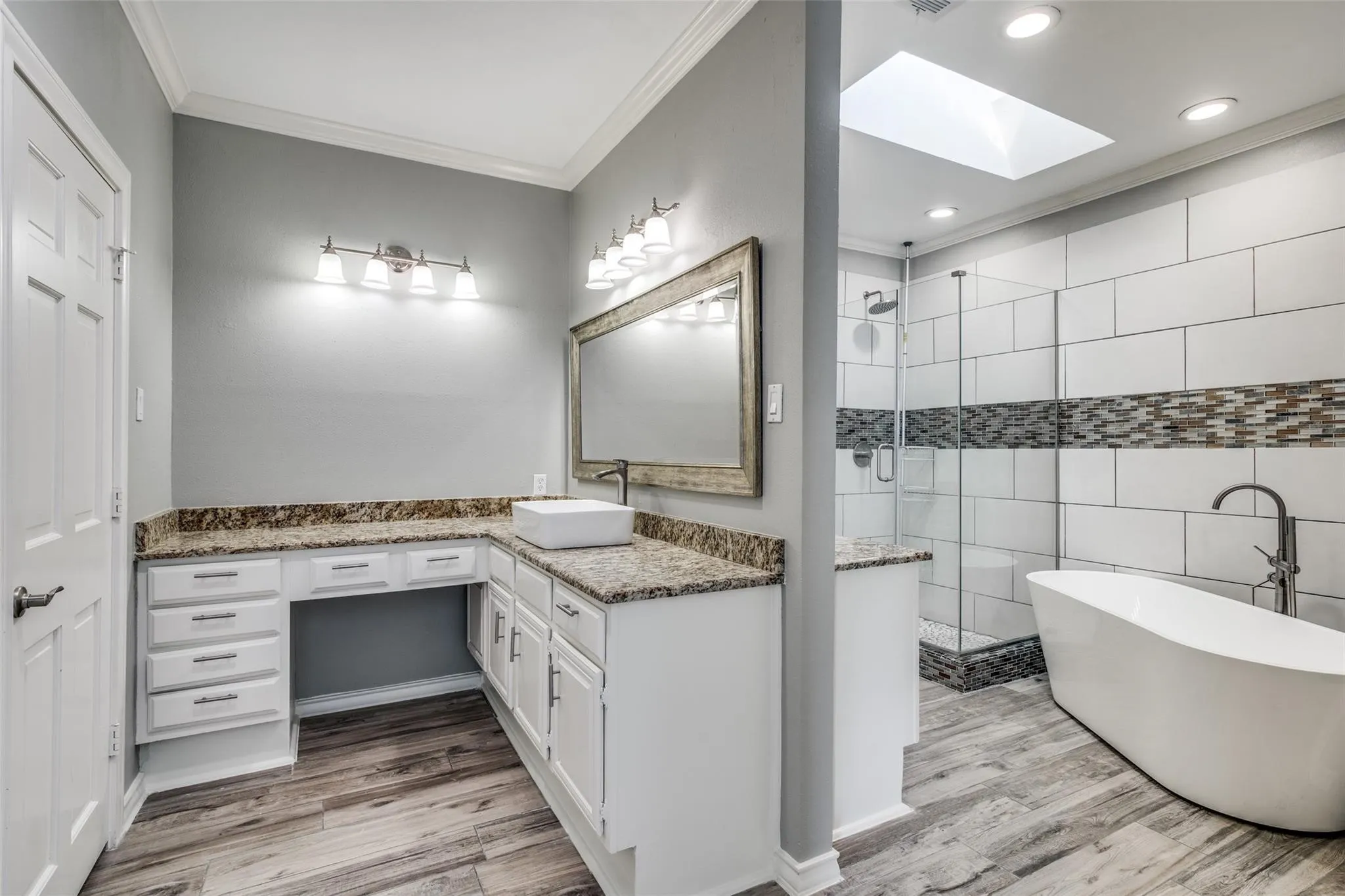 Condominium For Sale in Rockwall County , 458 Yacht Club Drive C, Rockwall, Texas 75032, 2 Bedroom, 2 Bathroom, Garage spaces, 1,816 Sqft, built in 1990, mls#21385857, Real Estate Agent in Rockwall, Homes For Sale in Rockwall county, Homes For Sale in Rockwall, Realtor in Rockwall Texas, Real Estate Brokerage Independent Realty Texas, Luminita Cordes Realtor
