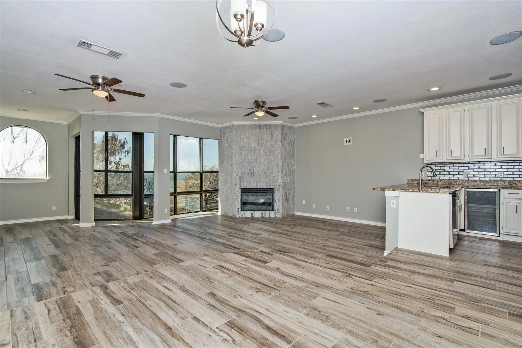 Condominium For Sale in Rockwall County , 458 Yacht Club Drive C, Rockwall, Texas 75032, 2 Bedroom, 2 Bathroom, Garage spaces, 1,816 Sqft, built in 1990, mls#21385857, Real Estate Agent in Rockwall, Homes For Sale in Rockwall county, Homes For Sale in Rockwall, Realtor in Rockwall Texas, Real Estate Brokerage Independent Realty Texas, Luminita Cordes Realtor