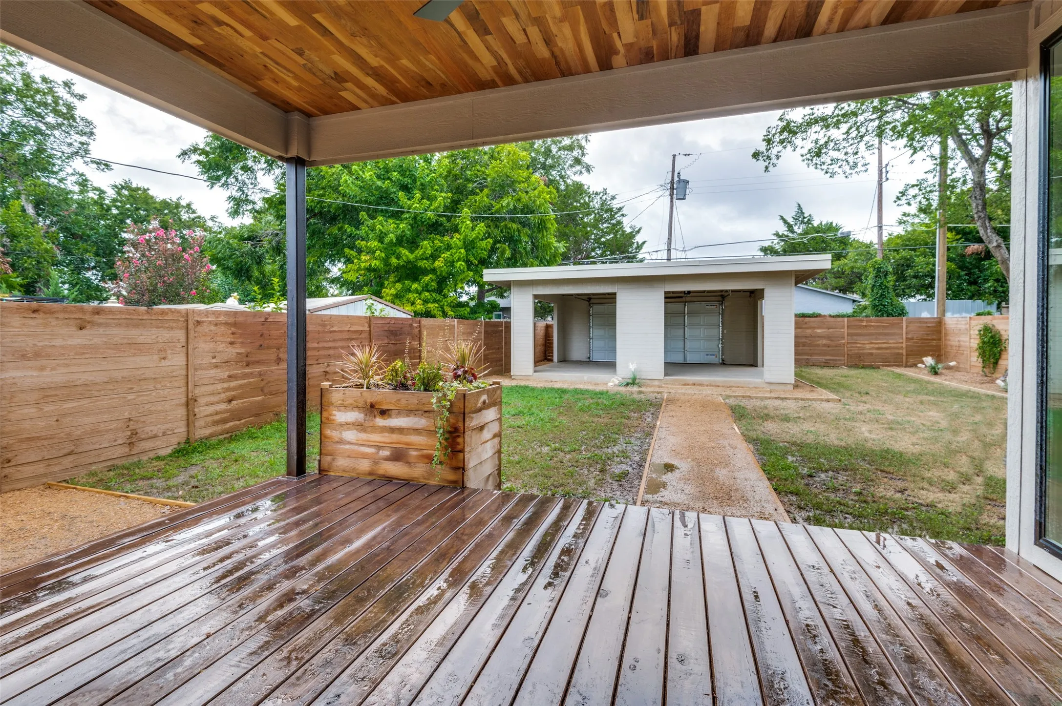 Single Family Residence For Rent in Dallas County , 514 S Marlborough Avenue, Dallas, Texas 75208, 3 Bedroom, 3 Bathroom, 2 Garage spaces, 2,314 Sqft, built in 1924, mls#21385787, Real Estate Agent in Dallas, Homes For Rent in Dallas county, Homes For Rent in Dallas, Realtor in Dallas Texas, Real Estate Brokerage Independent Realty Texas, Luminita Cordes Realtor