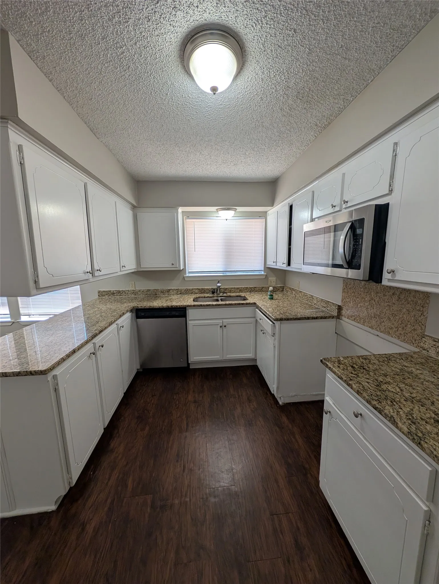 Single Family Residence For Rent in Tarrant County , 7258 Church Park Drive, Fort Worth, Texas 76133, 3 Bedroom, 2 Bathroom, 2 Garage spaces, 1,435 Sqft, built in 1978, mls#21385908, Real Estate Agent in Fort Worth, Homes For Rent in Tarrant county, Homes For Rent in Fort Worth, Realtor in Fort Worth Texas, Real Estate Brokerage Independent Realty Texas, Luminita Cordes Realtor