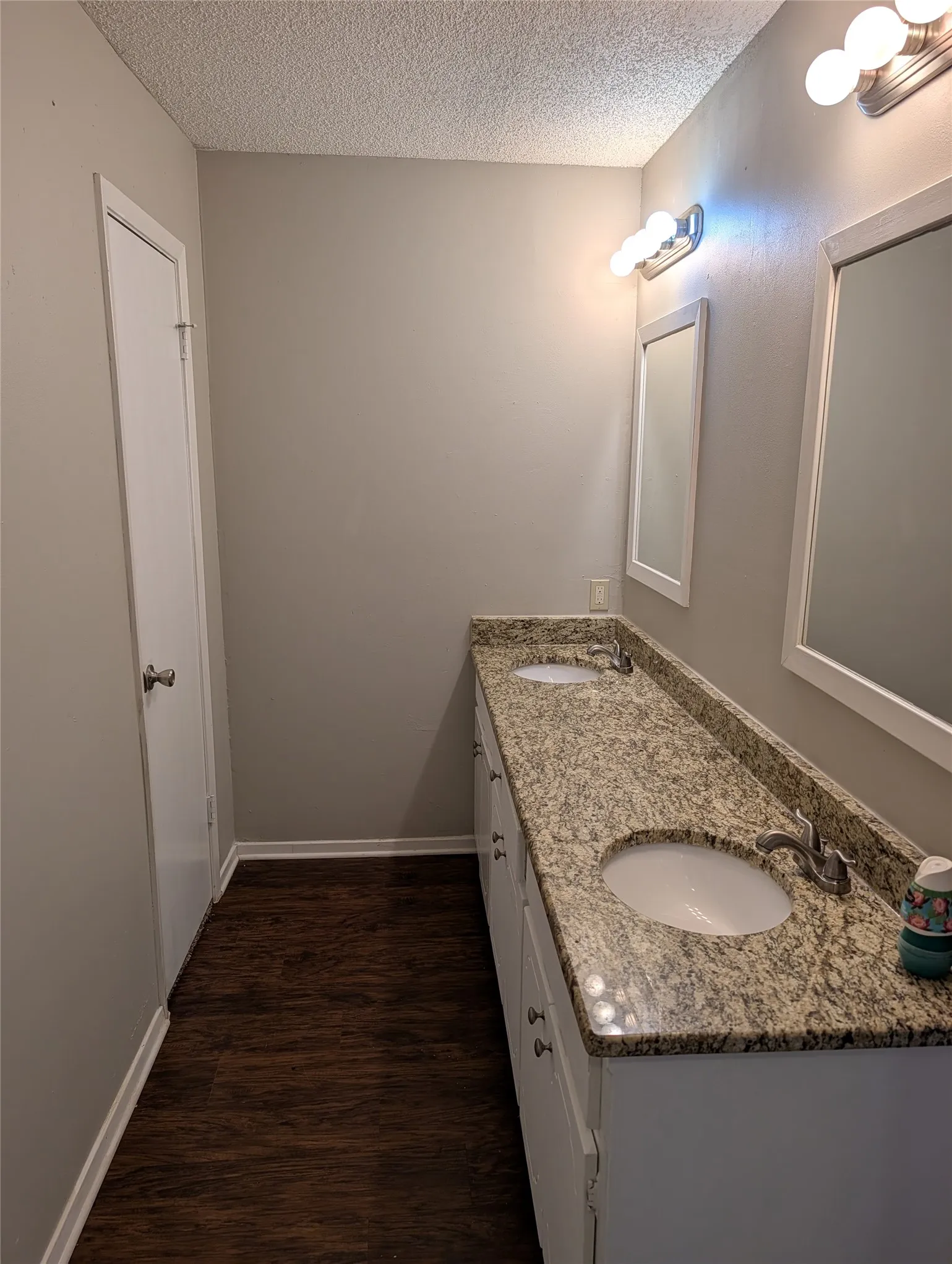 Single Family Residence For Rent in Tarrant County , 7258 Church Park Drive, Fort Worth, Texas 76133, 3 Bedroom, 2 Bathroom, 2 Garage spaces, 1,435 Sqft, built in 1978, mls#21385908, Real Estate Agent in Fort Worth, Homes For Rent in Tarrant county, Homes For Rent in Fort Worth, Realtor in Fort Worth Texas, Real Estate Brokerage Independent Realty Texas, Luminita Cordes Realtor