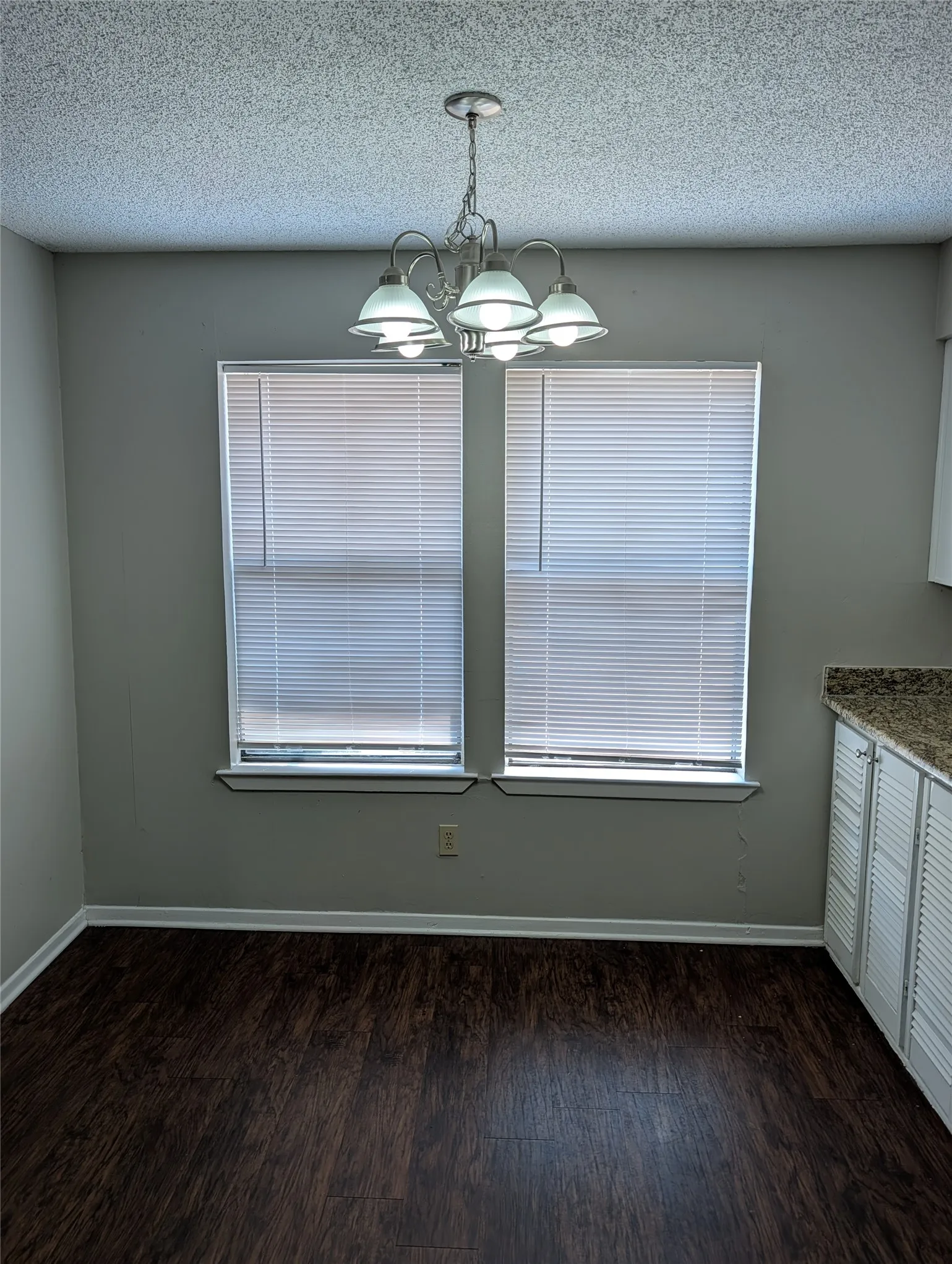 Single Family Residence For Rent in Tarrant County , 7258 Church Park Drive, Fort Worth, Texas 76133, 3 Bedroom, 2 Bathroom, 2 Garage spaces, 1,435 Sqft, built in 1978, mls#21385908, Real Estate Agent in Fort Worth, Homes For Rent in Tarrant county, Homes For Rent in Fort Worth, Realtor in Fort Worth Texas, Real Estate Brokerage Independent Realty Texas, Luminita Cordes Realtor