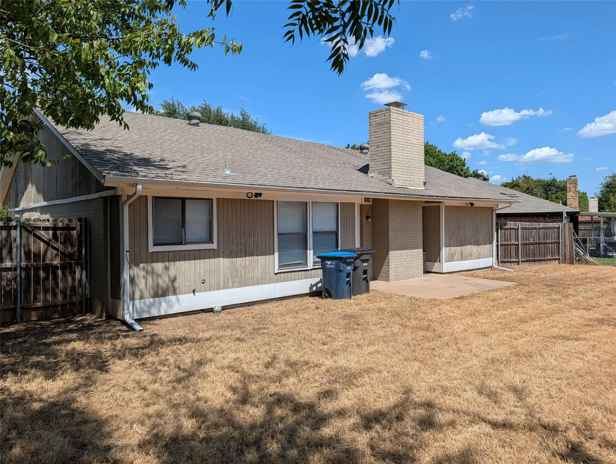 Single Family Residence For Rent in Tarrant County , 7258 Church Park Drive, Fort Worth, Texas 76133, 3 Bedroom, 2 Bathroom, 2 Garage spaces, 1,435 Sqft, built in 1978, mls#21385908, Real Estate Agent in Fort Worth, Homes For Rent in Tarrant county, Homes For Rent in Fort Worth, Realtor in Fort Worth Texas, Real Estate Brokerage Independent Realty Texas, Luminita Cordes Realtor