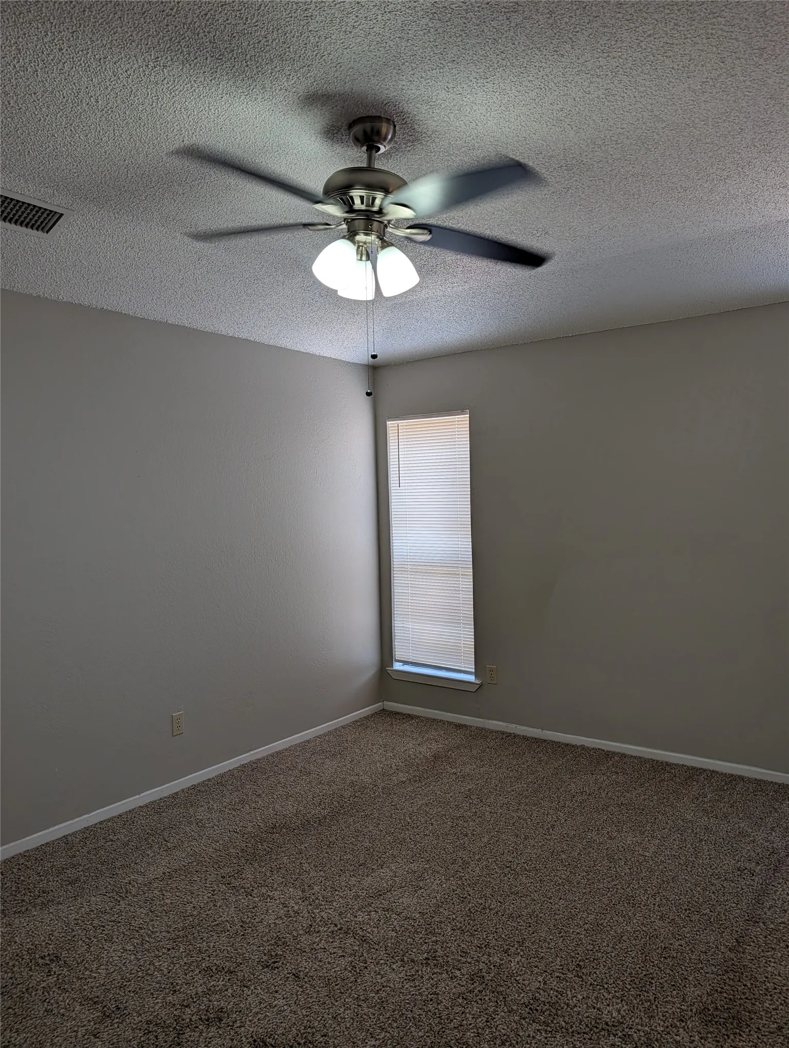 Single Family Residence For Rent in Tarrant County , 7258 Church Park Drive, Fort Worth, Texas 76133, 3 Bedroom, 2 Bathroom, 2 Garage spaces, 1,435 Sqft, built in 1978, mls#21385908, Real Estate Agent in Fort Worth, Homes For Rent in Tarrant county, Homes For Rent in Fort Worth, Realtor in Fort Worth Texas, Real Estate Brokerage Independent Realty Texas, Luminita Cordes Realtor