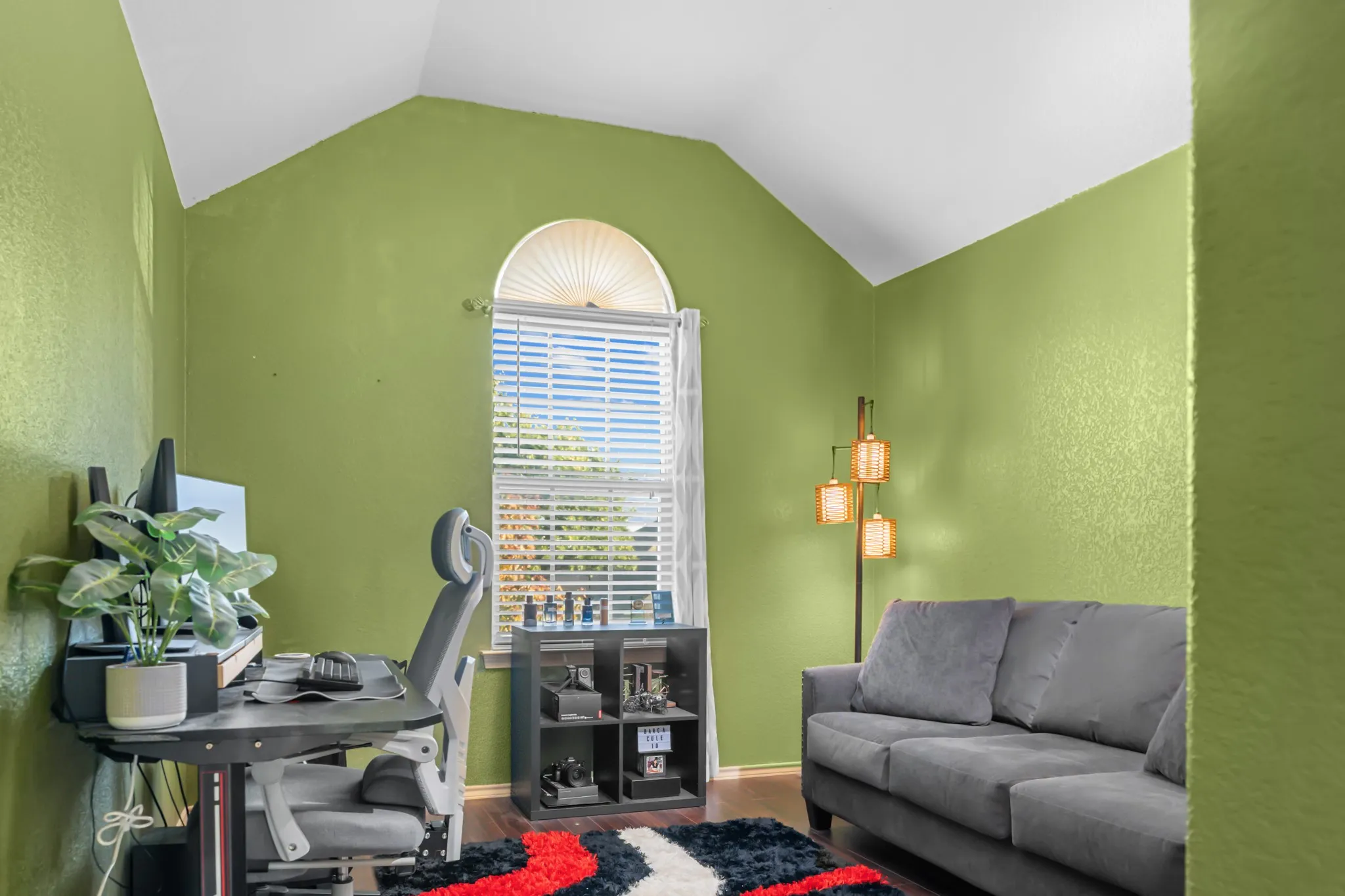 Single Family Residence For Rent in Tarrant County , 428 Running Water Trail, Fort Worth, Texas 76131, 4 Bedroom, 4 Bathroom, 2 Garage spaces, 2,937 Sqft, built in 2011, mls#21384808, Real Estate Agent in Fort Worth, Homes For Rent in Tarrant county, Homes For Rent in Fort Worth, Realtor in Fort Worth Texas, Real Estate Brokerage Independent Realty Texas, Luminita Cordes Realtor