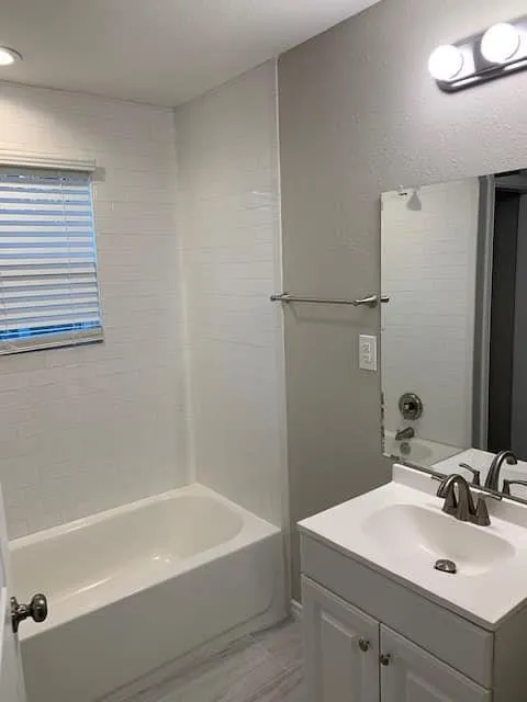 Duplex For Rent in Grayson County , 821 W Day Street 823, Denison, Texas 75020, 1 Bedroom, 1 Bathroom, Garage spaces, 719 Sqft, built in 1900, mls#21385913, Real Estate Agent in Denison, Homes For Rent in Grayson county, Homes For Rent in Denison, Realtor in Denison Texas, Real Estate Brokerage Independent Realty Texas, Luminita Cordes Realtor