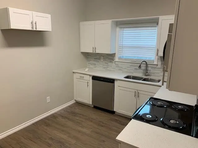 Duplex For Rent in Grayson County , 821 W Day Street 823, Denison, Texas 75020, 1 Bedroom, 1 Bathroom, Garage spaces, 719 Sqft, built in 1900, mls#21385913, Real Estate Agent in Denison, Homes For Rent in Grayson county, Homes For Rent in Denison, Realtor in Denison Texas, Real Estate Brokerage Independent Realty Texas, Luminita Cordes Realtor