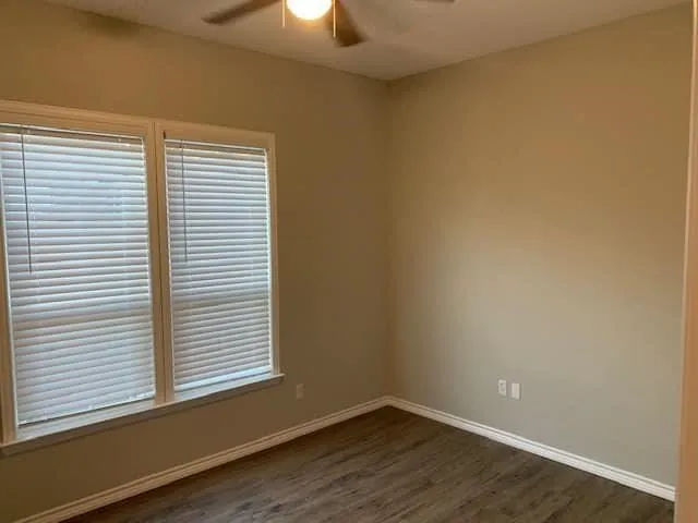 Duplex For Rent in Grayson County , 821 W Day Street 823, Denison, Texas 75020, 1 Bedroom, 1 Bathroom, Garage spaces, 719 Sqft, built in 1900, mls#21385913, Real Estate Agent in Denison, Homes For Rent in Grayson county, Homes For Rent in Denison, Realtor in Denison Texas, Real Estate Brokerage Independent Realty Texas, Luminita Cordes Realtor
