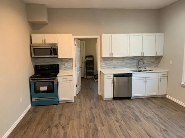 Duplex For Rent in Grayson County , 821 W Day Street 823, Denison, Texas 75020, 1 Bedroom, 1 Bathroom, Garage spaces, 719 Sqft, built in 1900, mls#21385913, Real Estate Agent in Denison, Homes For Rent in Grayson county, Homes For Rent in Denison, Realtor in Denison Texas, Real Estate Brokerage Independent Realty Texas, Luminita Cordes Realtor