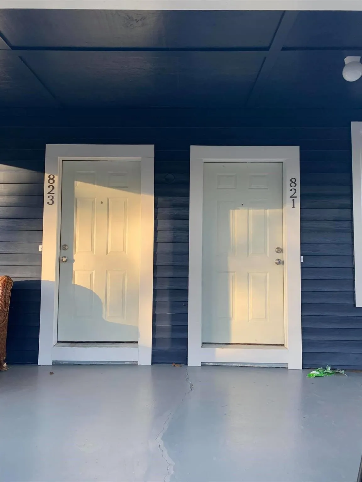 Duplex For Rent in Grayson County , 821 W Day Street 823, Denison, Texas 75020, 1 Bedroom, 1 Bathroom, Garage spaces, 719 Sqft, built in 1900, mls#21385913, Real Estate Agent in Denison, Homes For Rent in Grayson county, Homes For Rent in Denison, Realtor in Denison Texas, Real Estate Brokerage Independent Realty Texas, Luminita Cordes Realtor