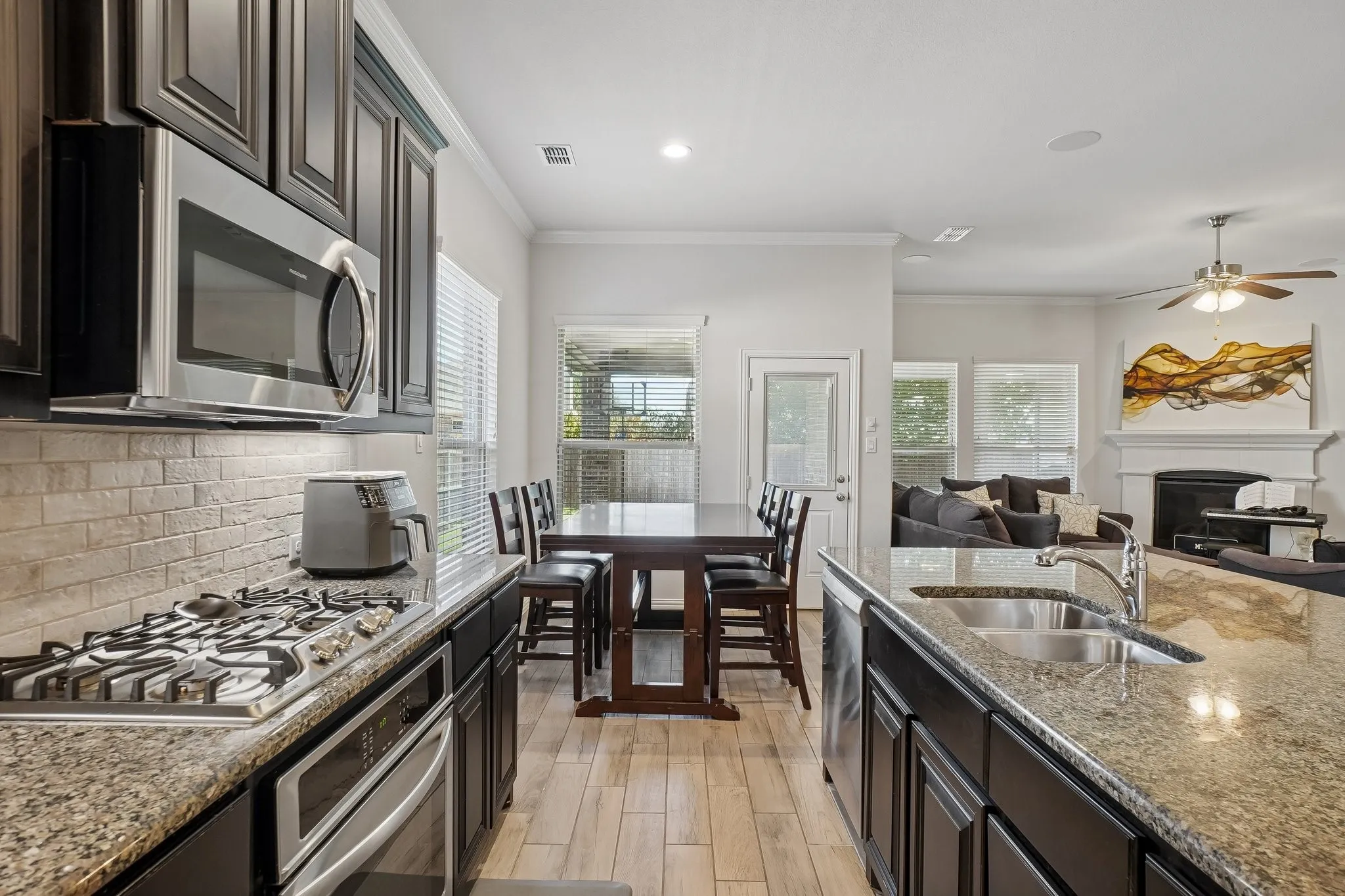 Single Family Residence For Sale in Ellis County , 706 Dover Drive, Midlothian, Texas 76065, 5 Bedroom, 4 Bathroom, 3 Garage spaces, 3,195 Sqft, built in 2018, mls#21385856, Real Estate Agent in Midlothian, Homes For Sale in Ellis county, Homes For Sale in Midlothian, Realtor in Midlothian Texas, Real Estate Brokerage Independent Realty Texas, Luminita Cordes Realtor