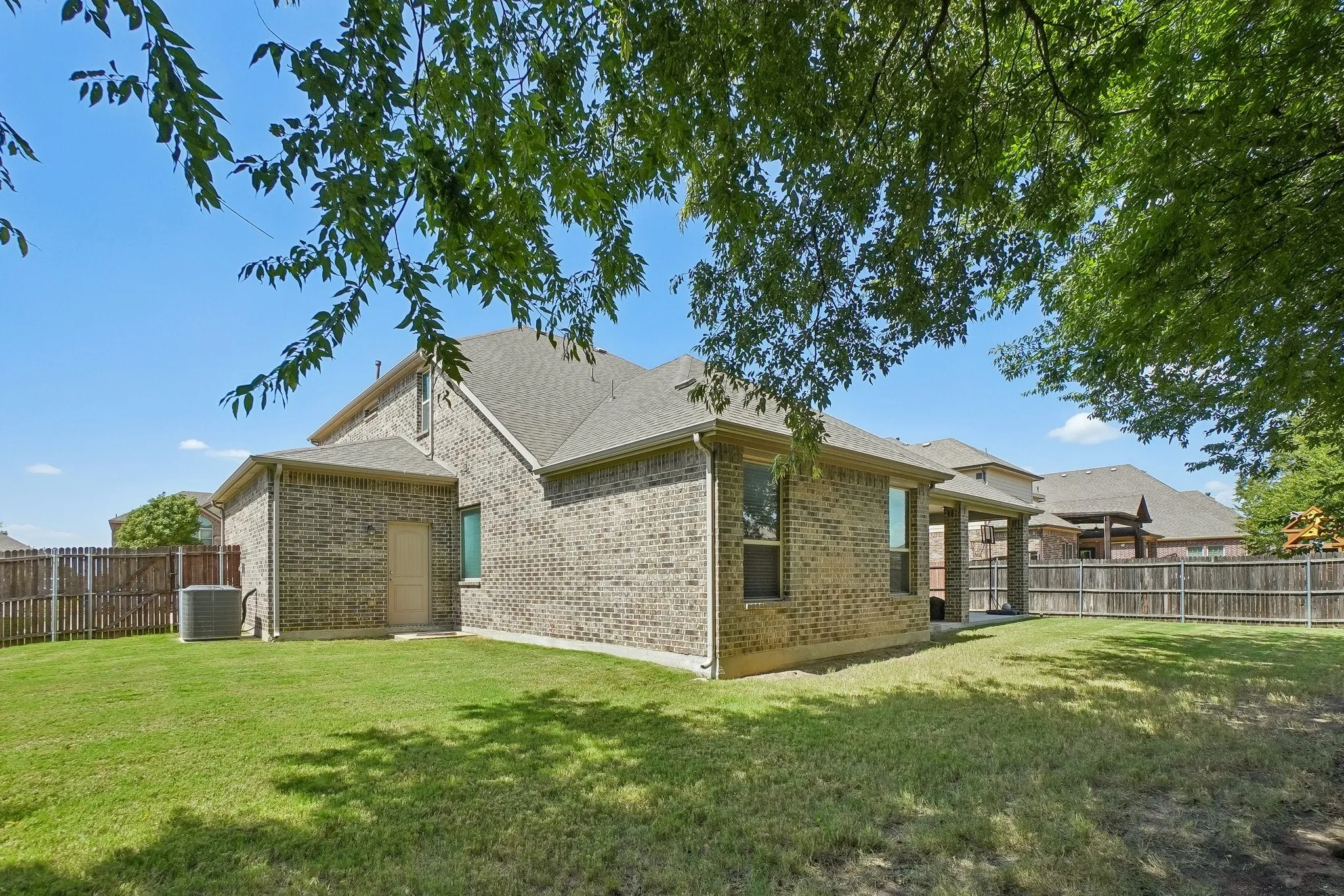 Single Family Residence For Sale in Ellis County , 706 Dover Drive, Midlothian, Texas 76065, 5 Bedroom, 4 Bathroom, 3 Garage spaces, 3,195 Sqft, built in 2018, mls#21385856, Real Estate Agent in Midlothian, Homes For Sale in Ellis county, Homes For Sale in Midlothian, Realtor in Midlothian Texas, Real Estate Brokerage Independent Realty Texas, Luminita Cordes Realtor