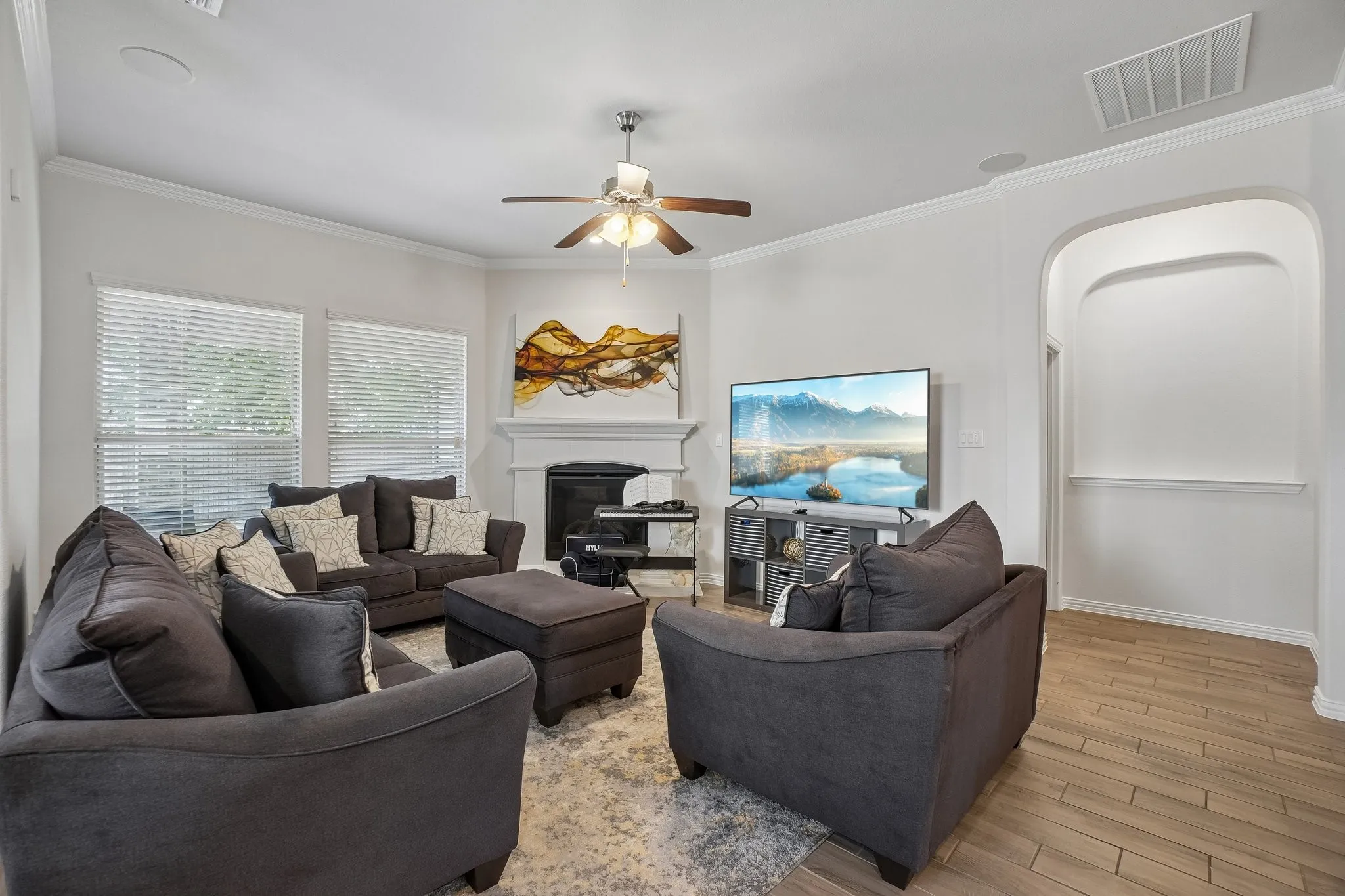 Single Family Residence For Sale in Ellis County , 706 Dover Drive, Midlothian, Texas 76065, 5 Bedroom, 4 Bathroom, 3 Garage spaces, 3,195 Sqft, built in 2018, mls#21385856, Real Estate Agent in Midlothian, Homes For Sale in Ellis county, Homes For Sale in Midlothian, Realtor in Midlothian Texas, Real Estate Brokerage Independent Realty Texas, Luminita Cordes Realtor