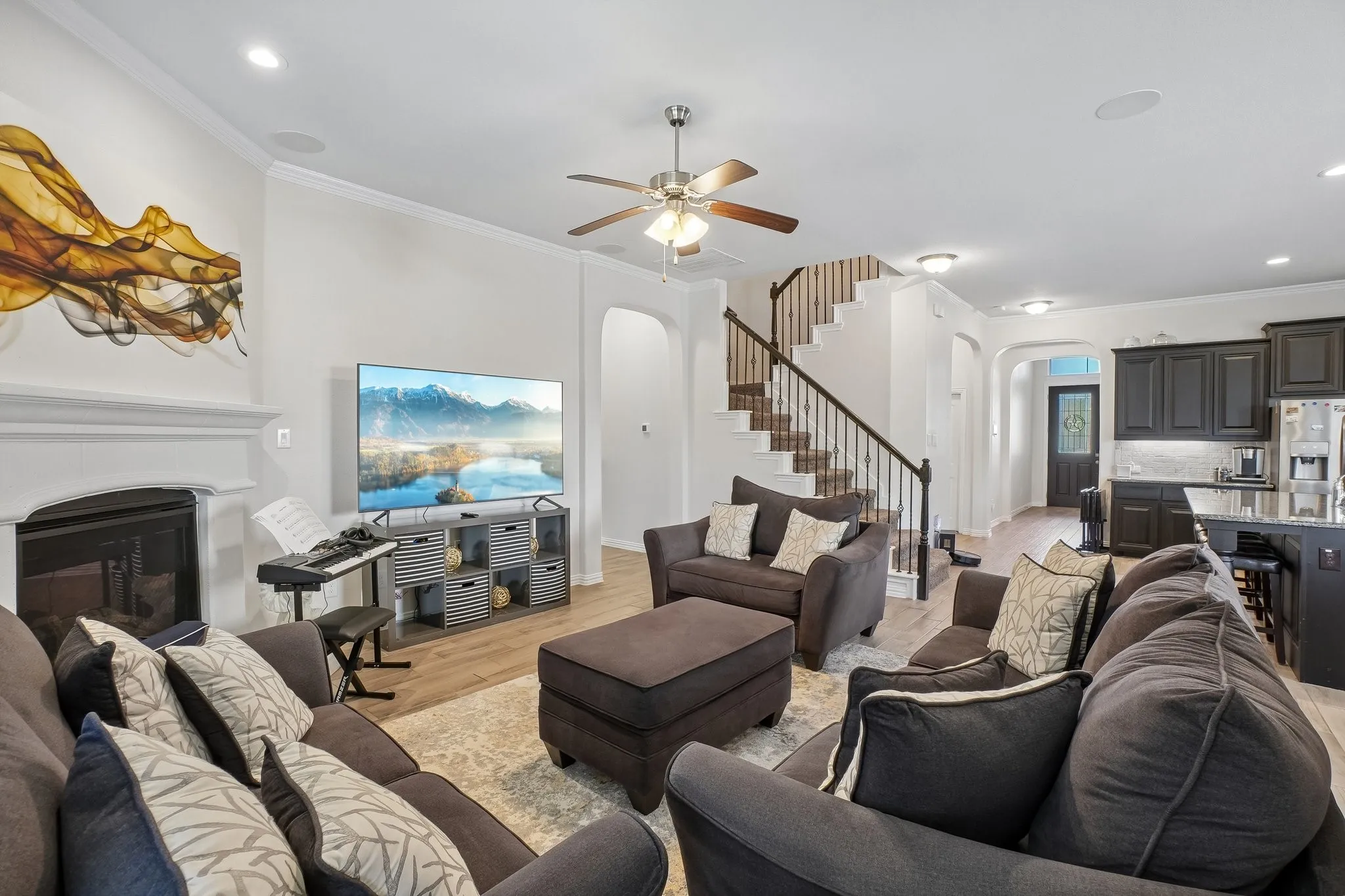 Single Family Residence For Sale in Ellis County , 706 Dover Drive, Midlothian, Texas 76065, 5 Bedroom, 4 Bathroom, 3 Garage spaces, 3,195 Sqft, built in 2018, mls#21385856, Real Estate Agent in Midlothian, Homes For Sale in Ellis county, Homes For Sale in Midlothian, Realtor in Midlothian Texas, Real Estate Brokerage Independent Realty Texas, Luminita Cordes Realtor