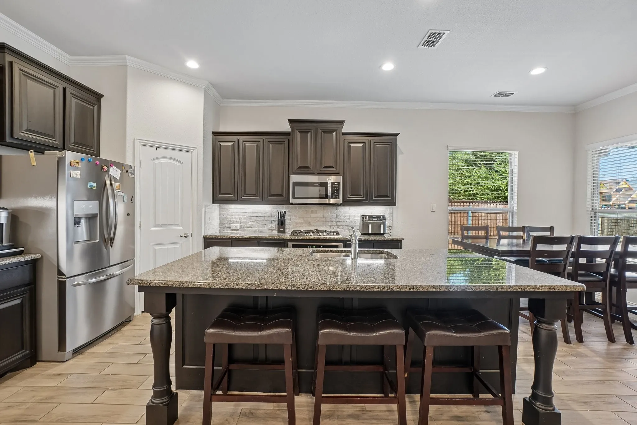 Single Family Residence For Sale in Ellis County , 706 Dover Drive, Midlothian, Texas 76065, 5 Bedroom, 4 Bathroom, 3 Garage spaces, 3,195 Sqft, built in 2018, mls#21385856, Real Estate Agent in Midlothian, Homes For Sale in Ellis county, Homes For Sale in Midlothian, Realtor in Midlothian Texas, Real Estate Brokerage Independent Realty Texas, Luminita Cordes Realtor