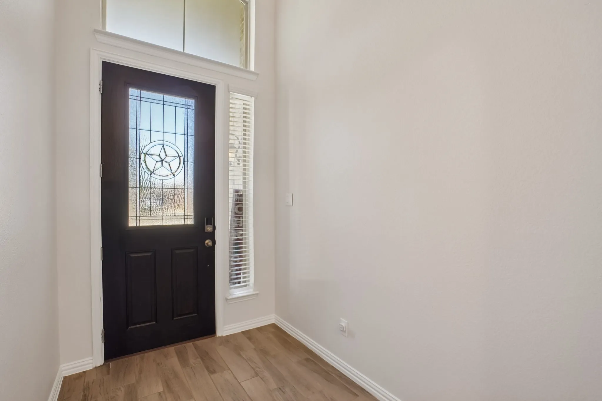 Single Family Residence For Sale in Ellis County , 706 Dover Drive, Midlothian, Texas 76065, 5 Bedroom, 4 Bathroom, 3 Garage spaces, 3,195 Sqft, built in 2018, mls#21385856, Real Estate Agent in Midlothian, Homes For Sale in Ellis county, Homes For Sale in Midlothian, Realtor in Midlothian Texas, Real Estate Brokerage Independent Realty Texas, Luminita Cordes Realtor