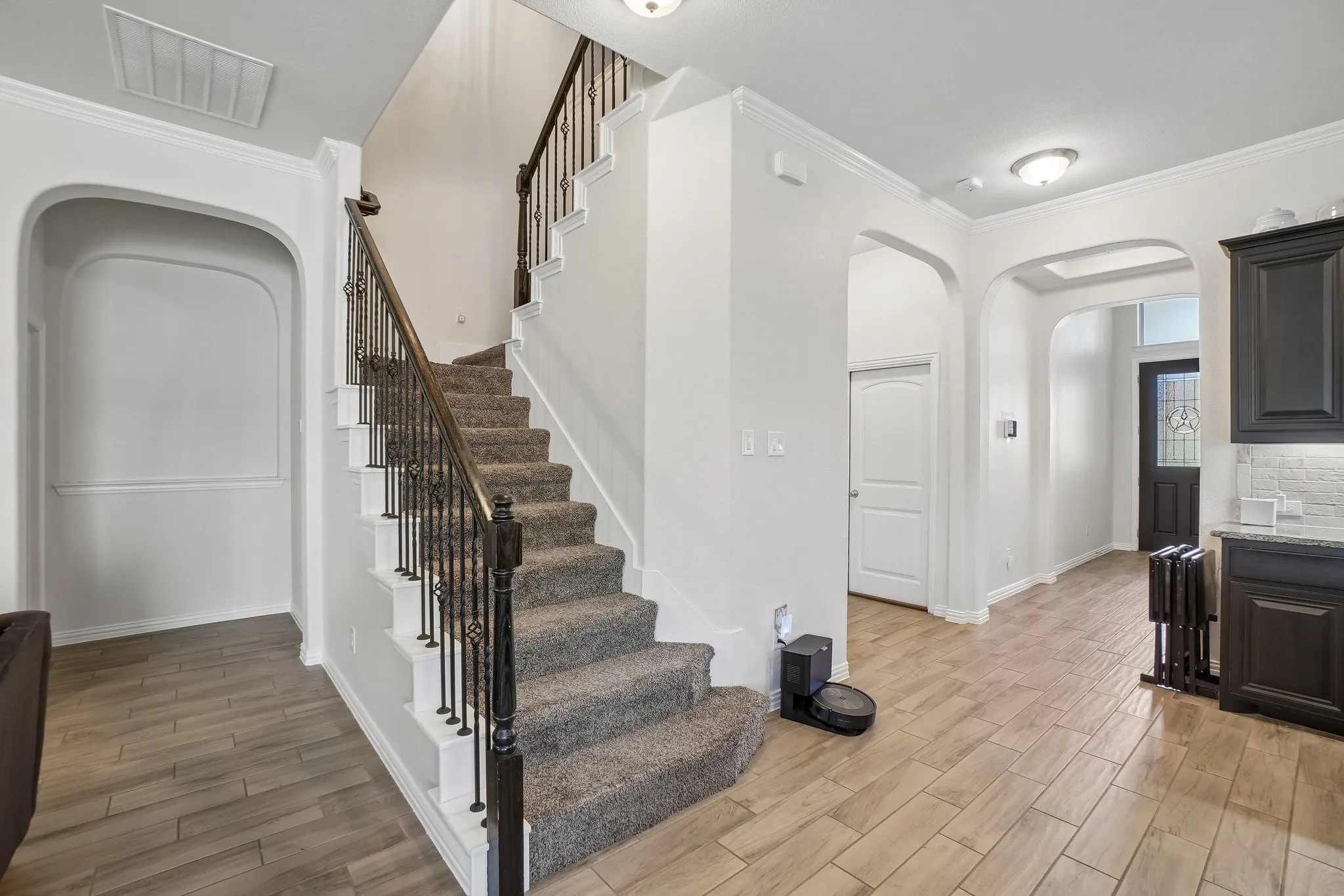 Single Family Residence For Sale in Ellis County , 706 Dover Drive, Midlothian, Texas 76065, 5 Bedroom, 4 Bathroom, 3 Garage spaces, 3,195 Sqft, built in 2018, mls#21385856, Real Estate Agent in Midlothian, Homes For Sale in Ellis county, Homes For Sale in Midlothian, Realtor in Midlothian Texas, Real Estate Brokerage Independent Realty Texas, Luminita Cordes Realtor