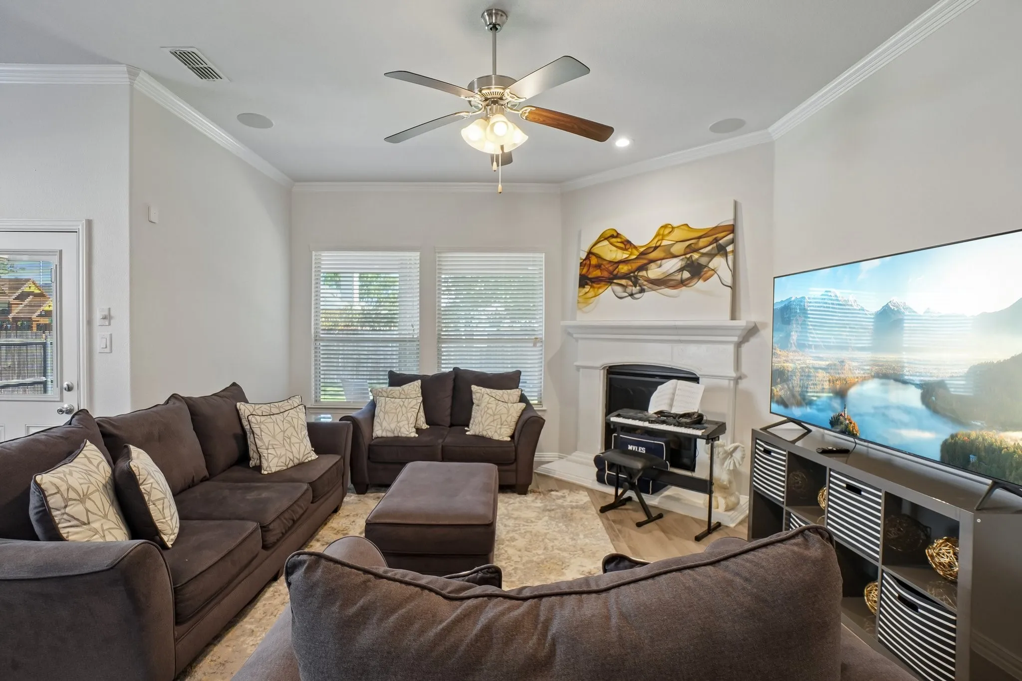 Single Family Residence For Sale in Ellis County , 706 Dover Drive, Midlothian, Texas 76065, 5 Bedroom, 4 Bathroom, 3 Garage spaces, 3,195 Sqft, built in 2018, mls#21385856, Real Estate Agent in Midlothian, Homes For Sale in Ellis county, Homes For Sale in Midlothian, Realtor in Midlothian Texas, Real Estate Brokerage Independent Realty Texas, Luminita Cordes Realtor