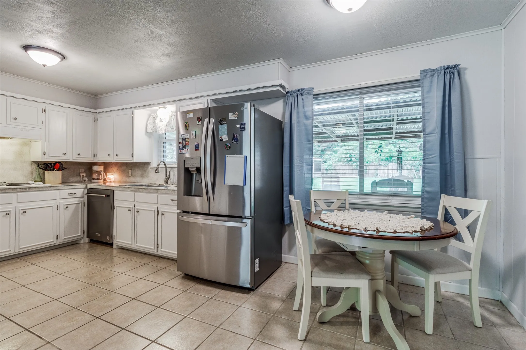 Single Family Residence For Rent in Fannin County , 809 Beech Street, Bonham, Texas 75418, 3 Bedroom, 2 Bathroom, Garage spaces, 1,786 Sqft, built in 1980, mls#21385921, Real Estate Agent in Bonham, Homes For Rent in Fannin county, Homes For Rent in Bonham, Realtor in Bonham Texas, Real Estate Brokerage Independent Realty Texas, Luminita Cordes Realtor