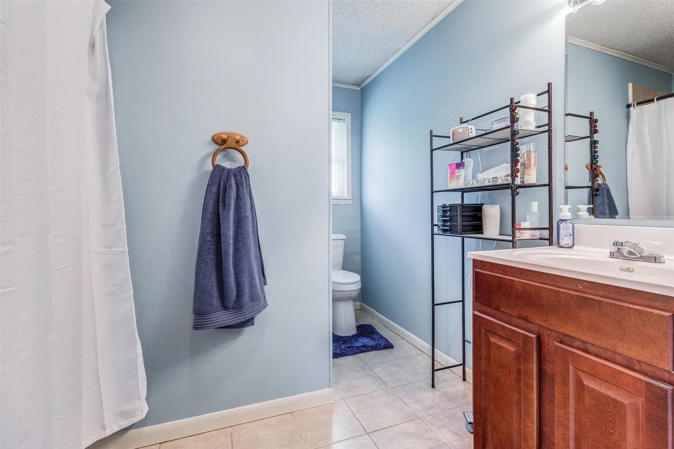Single Family Residence For Rent in Fannin County , 809 Beech Street, Bonham, Texas 75418, 3 Bedroom, 2 Bathroom, Garage spaces, 1,786 Sqft, built in 1980, mls#21385921, Real Estate Agent in Bonham, Homes For Rent in Fannin county, Homes For Rent in Bonham, Realtor in Bonham Texas, Real Estate Brokerage Independent Realty Texas, Luminita Cordes Realtor